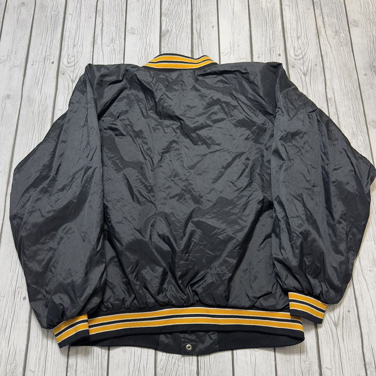 NCAA × Vintage Vintage Iowa Hawks jacket Size US L / EU 52-54 / 3 - 2 Thumbnail