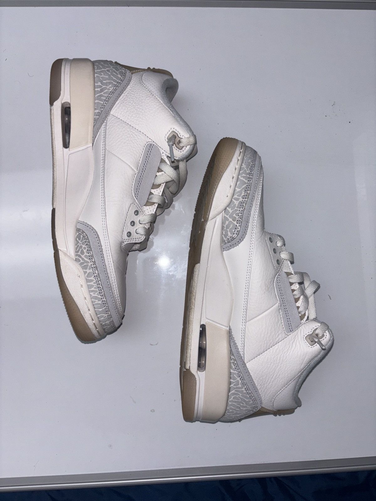 Jordan Brand × Nike Ivory Craft Jordan 3 10.5 Size US 10.5 / EU 43-44 - 2 Thumbnail