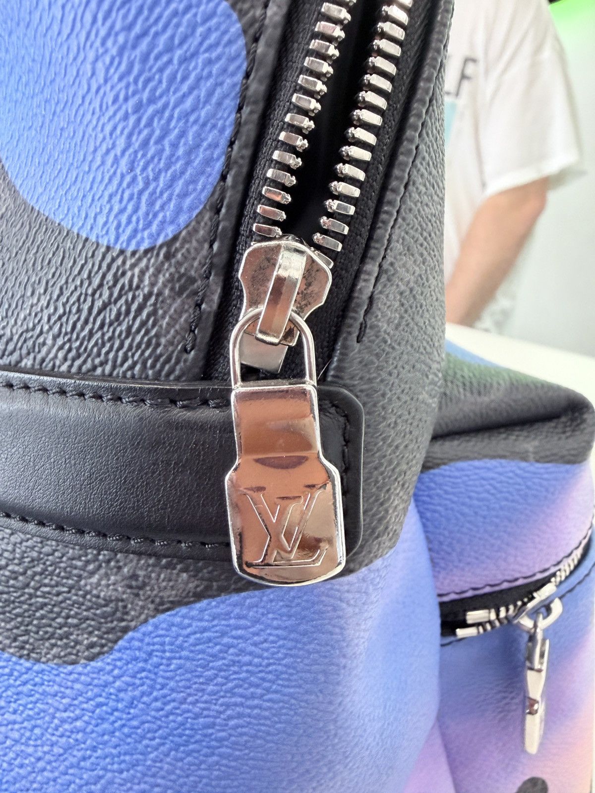 Louis Vuitton Louis Vuitton Discovery Sunrise Monogram Backpack Size ONE SIZE - 9 Thumbnail