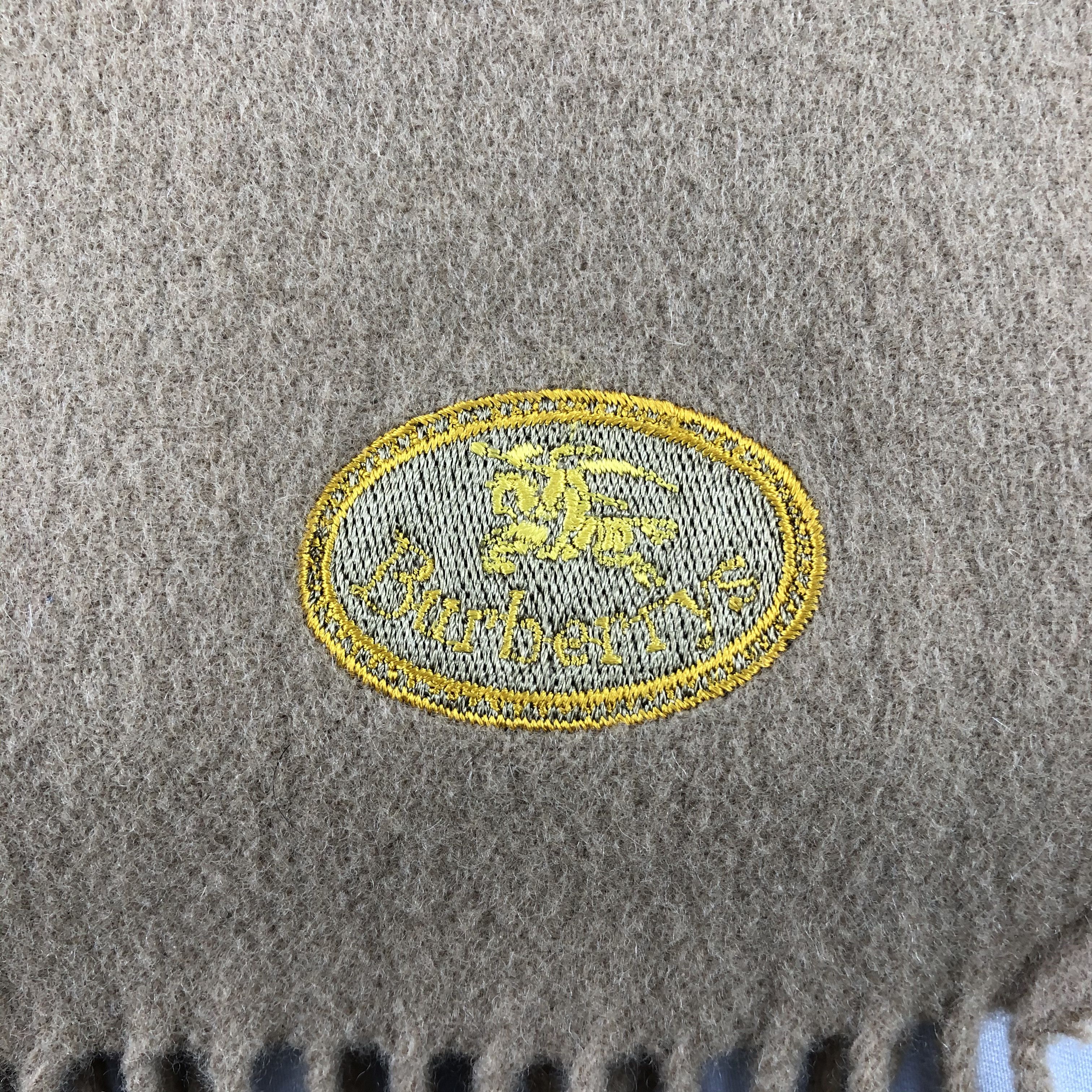 Burberry × Vintage Vintage Burberry Scarf - WW3303 Size ONE SIZE - 4 Thumbnail