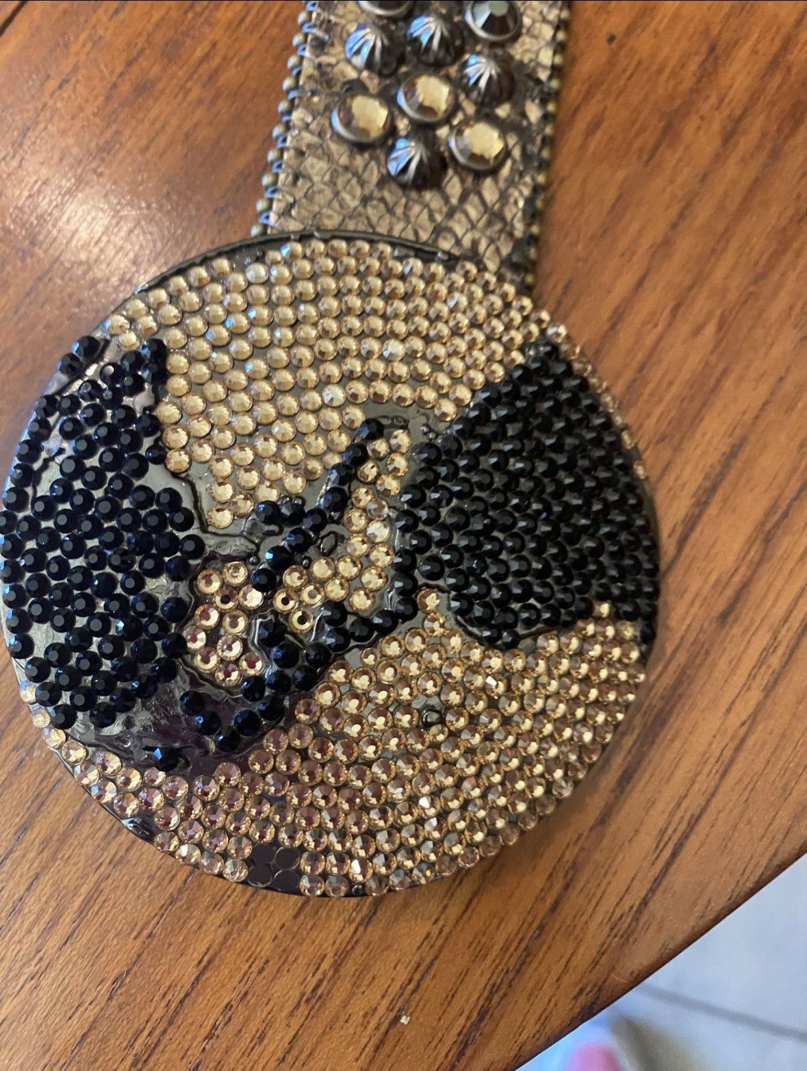 B.B. Simon (basically new) Globe B.B. Belt Gold Size 34 - 2 Thumbnail