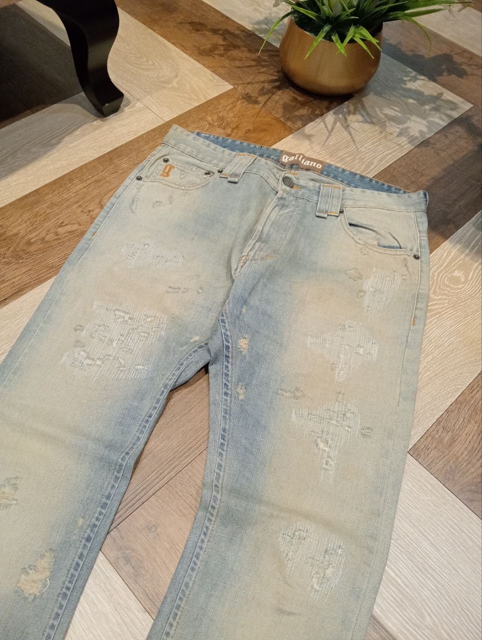 John Galliano GALLIANO ITALY BLUE DENIM SLIM DISTRESSED PANTS Size US 32 / EU 48 - 6 Thumbnail
