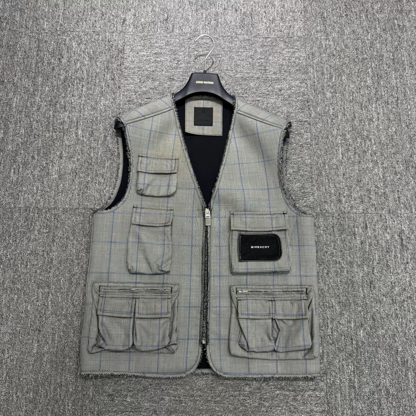 Givenchy Givenchy Gray Checkered Space Cotton Vest Size US M / EU 48-50 / 2 - 1 Thumbnail