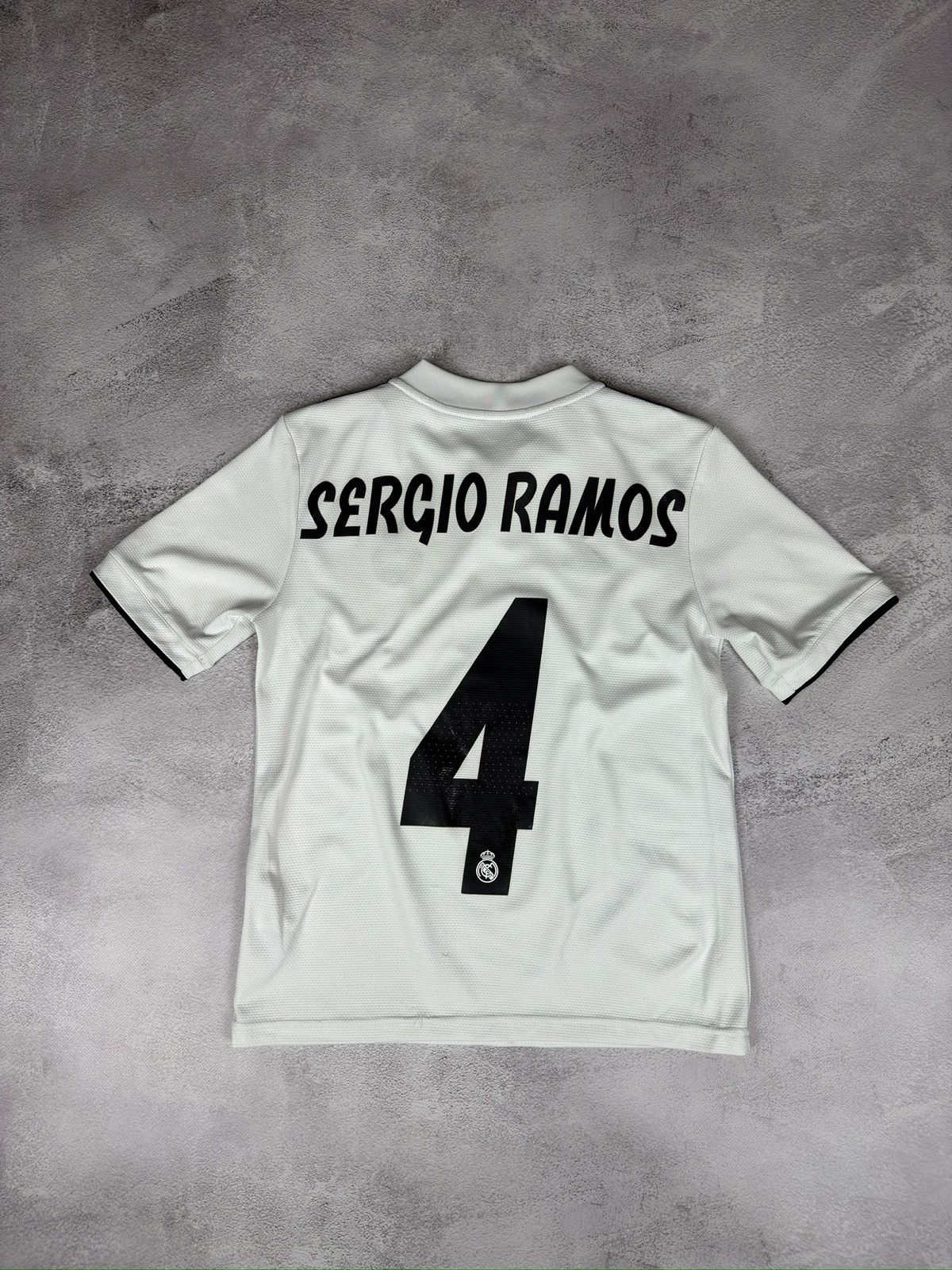 Adidas Real Madrid Sergio Ramos Kids Jersey 18/19 Size US XXS / EU 40 - 9 Thumbnail