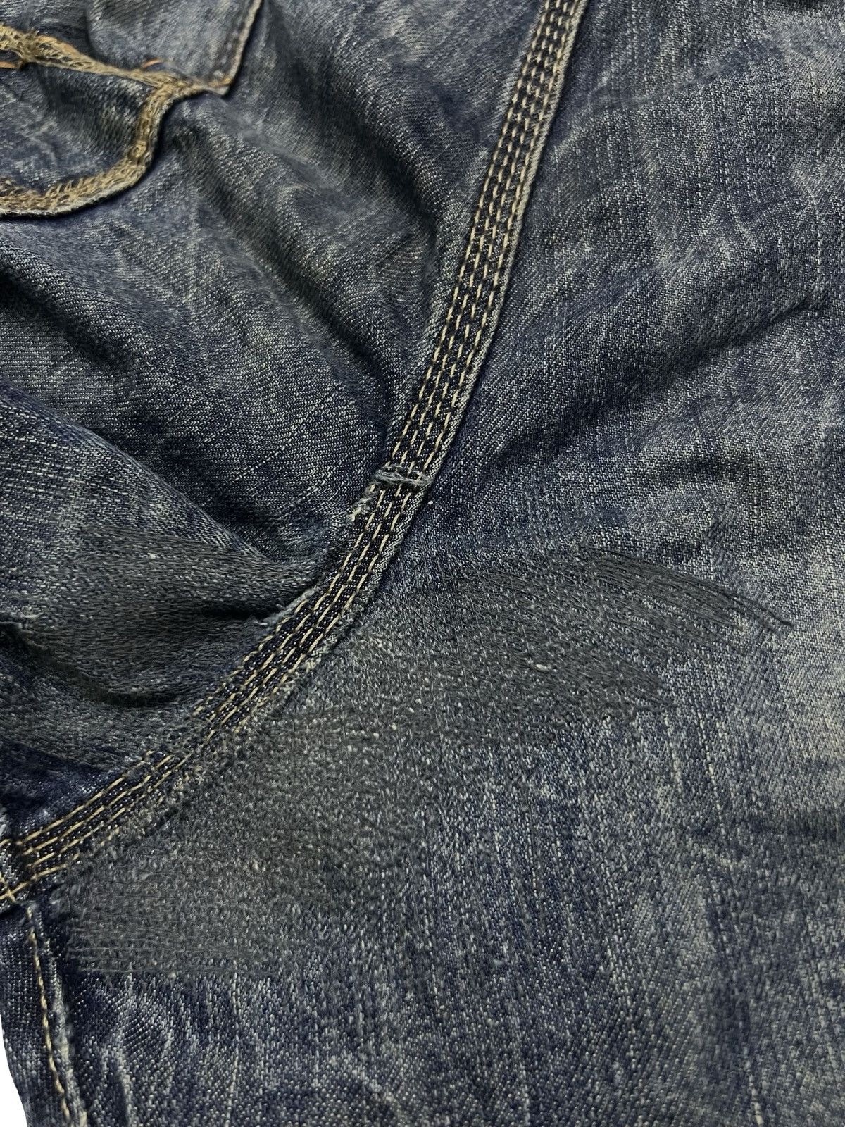 Guess Vintage GUESS Rebel Stretching Denim Jeans Made in USA W37 Size US 37 - 15 Thumbnail