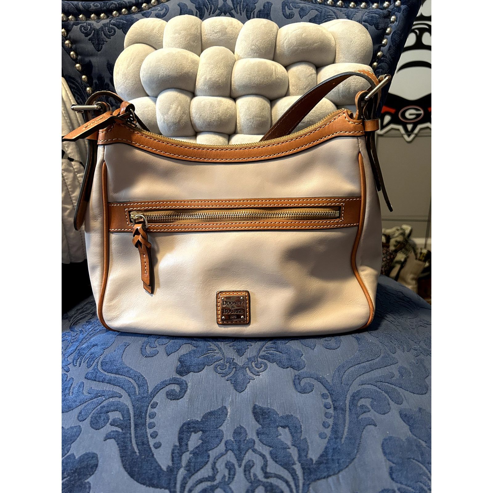 Dooney & Bourke Dooney & Bourke Taupe and Brown Shoulder Bag Size ONE SIZE - 1 Thumbnail