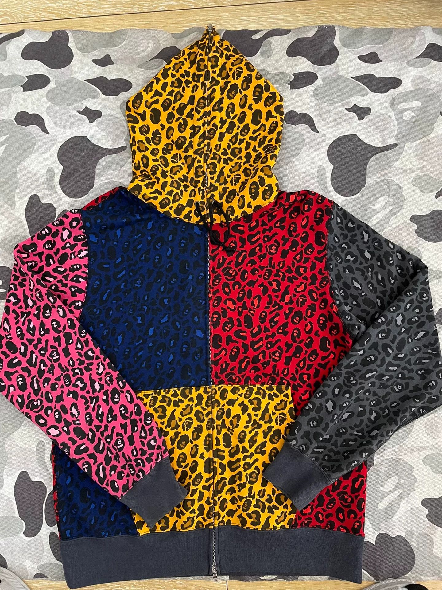 Bape Bape X Shark Sweatshirt Pullover Size US XXL / EU 58 / 5 - 1 Thumbnail