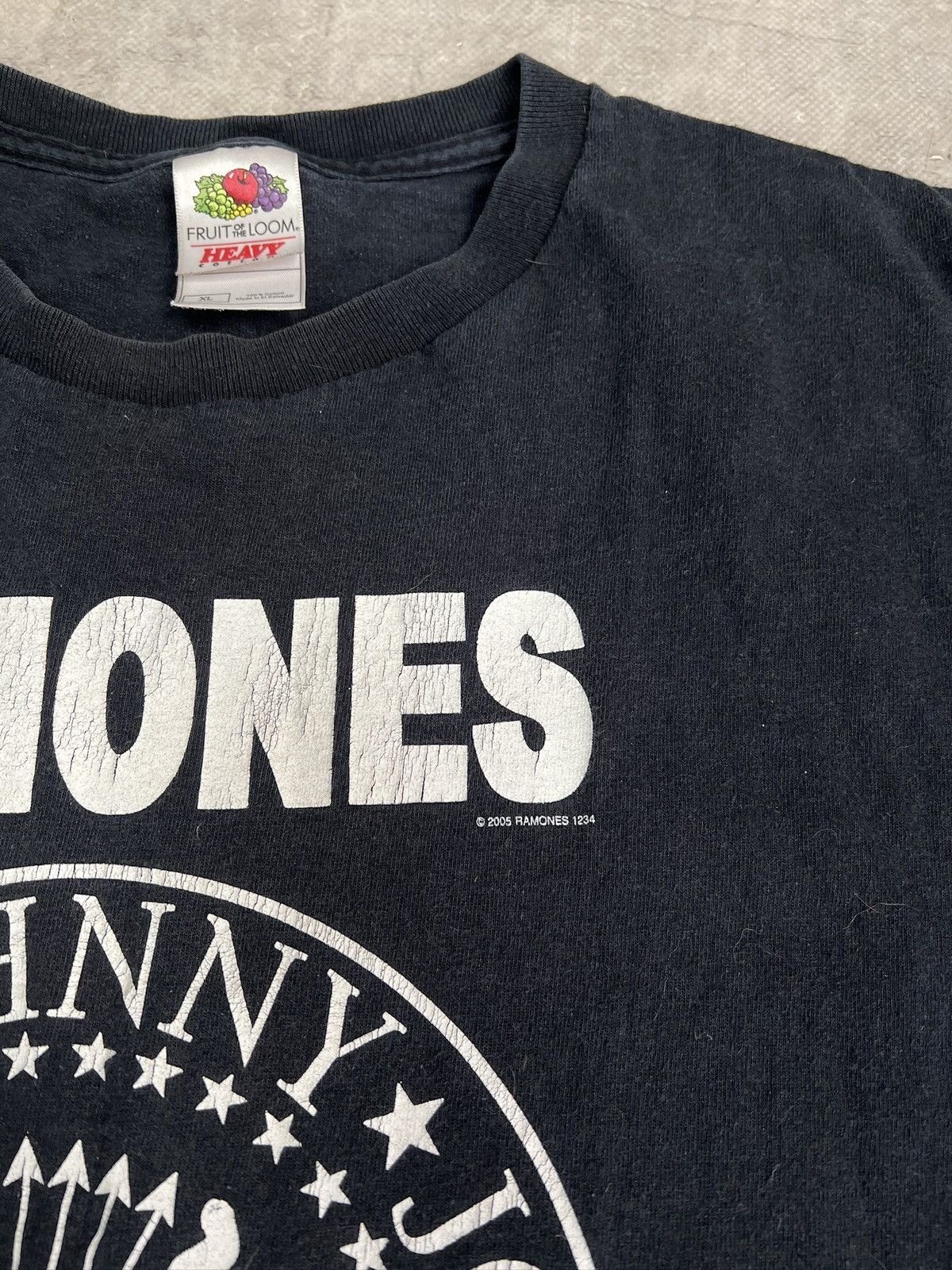 Fruit Of The Loom Ramones Band 2005 T Shirt Vintage Punk Rock Hey Ho let’s Go Size US XL / EU 56 / 4 - 4 Thumbnail