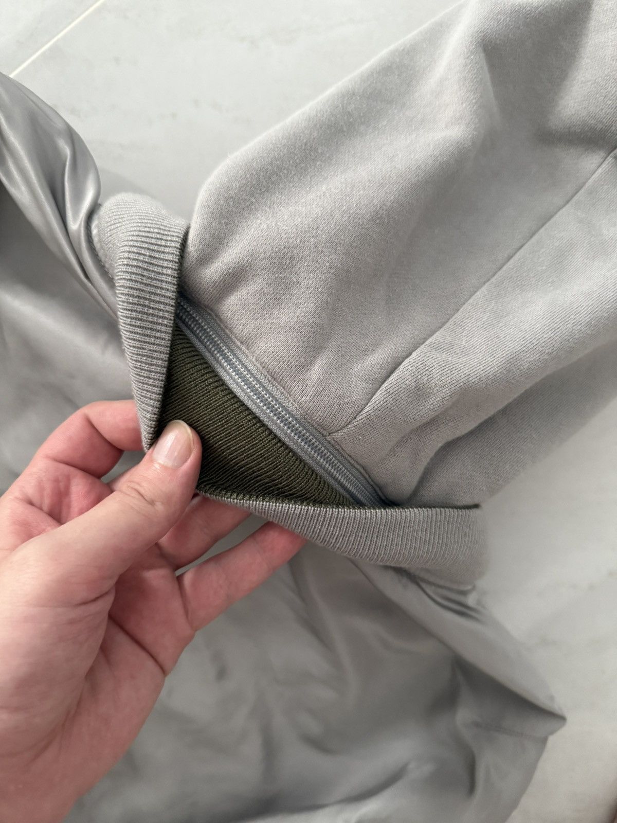 Vetements Vetements AW17 Reversibel Grey/ Green oversized Bomber Size US S / EU 44-46 / 1 - 6 Thumbnail