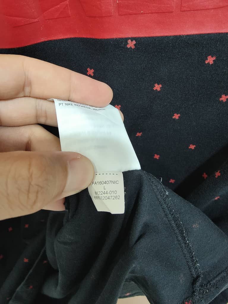 Jordan Brand Jordan Brand × Nike × Streetwear Jordan 1 banned t shirt Size US L / EU 52-54 / 3 - 5 Thumbnail