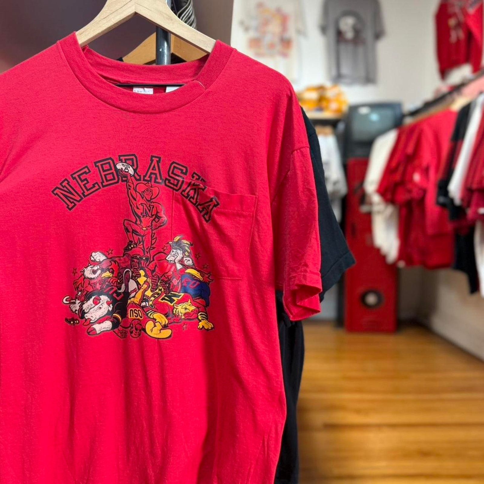Vintage Vintage 80s Nebraska Huskers Standing in Top T-Shirt Size US XL / EU 56 / 4 - 1 Thumbnail