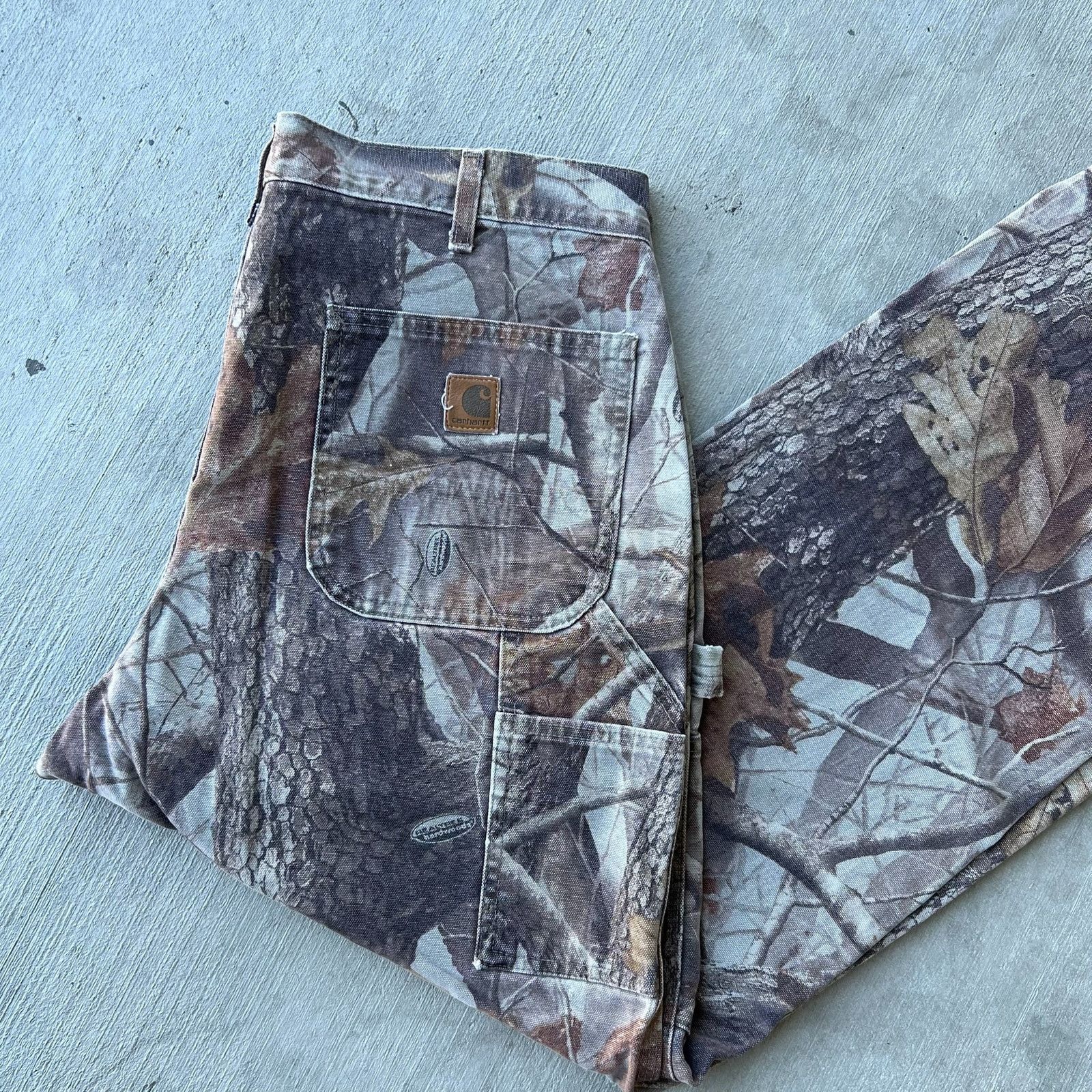 Carhartt × Vintage Carhartt realtree camo work wear carpenter pants Size US 35 - 9 Thumbnail