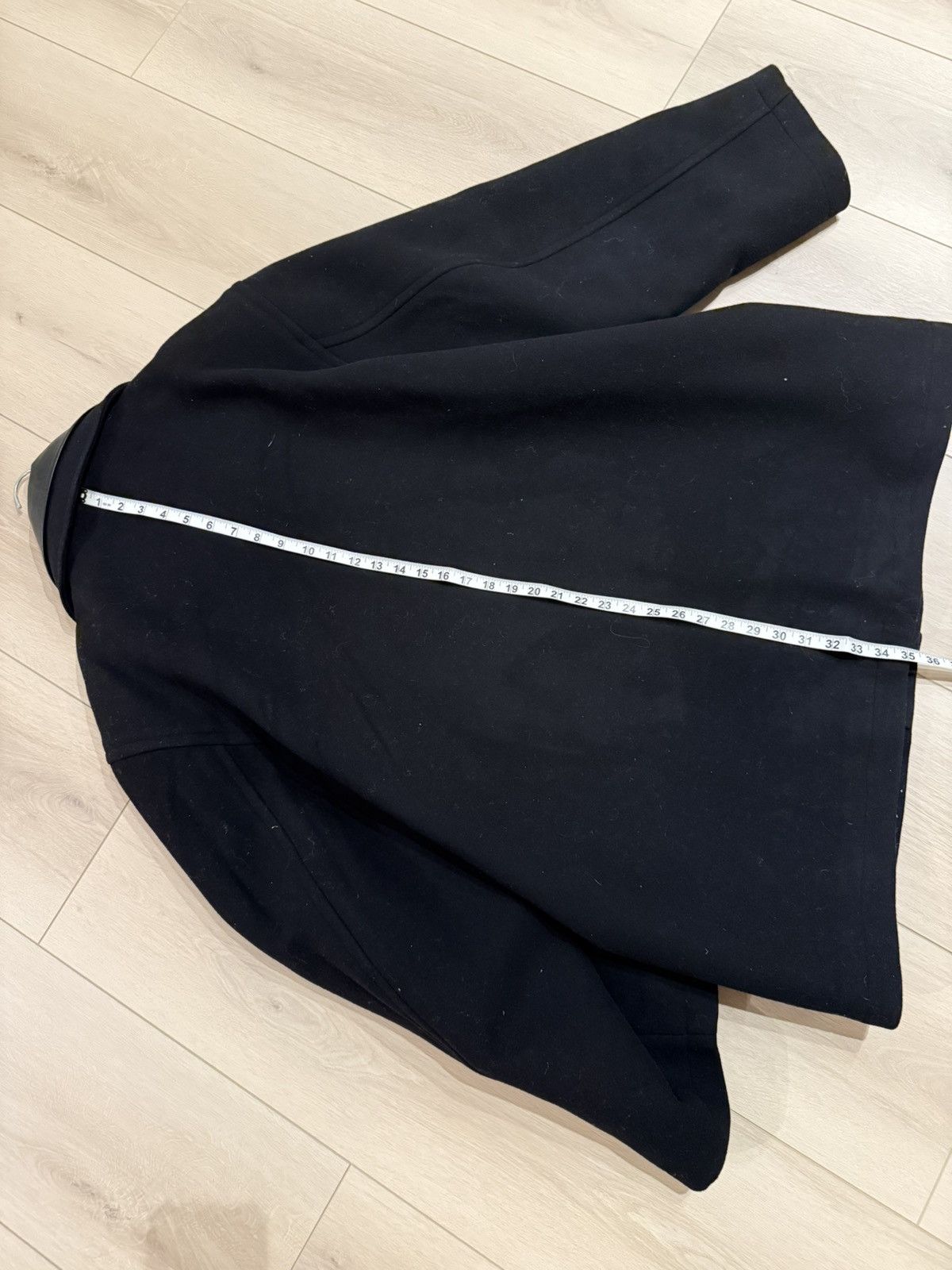 Balenciaga Balenciaga Detail Logo Heavy Wool Coat w/ Leather Collar Size US L / EU 52-54 / 3 - 10 Thumbnail