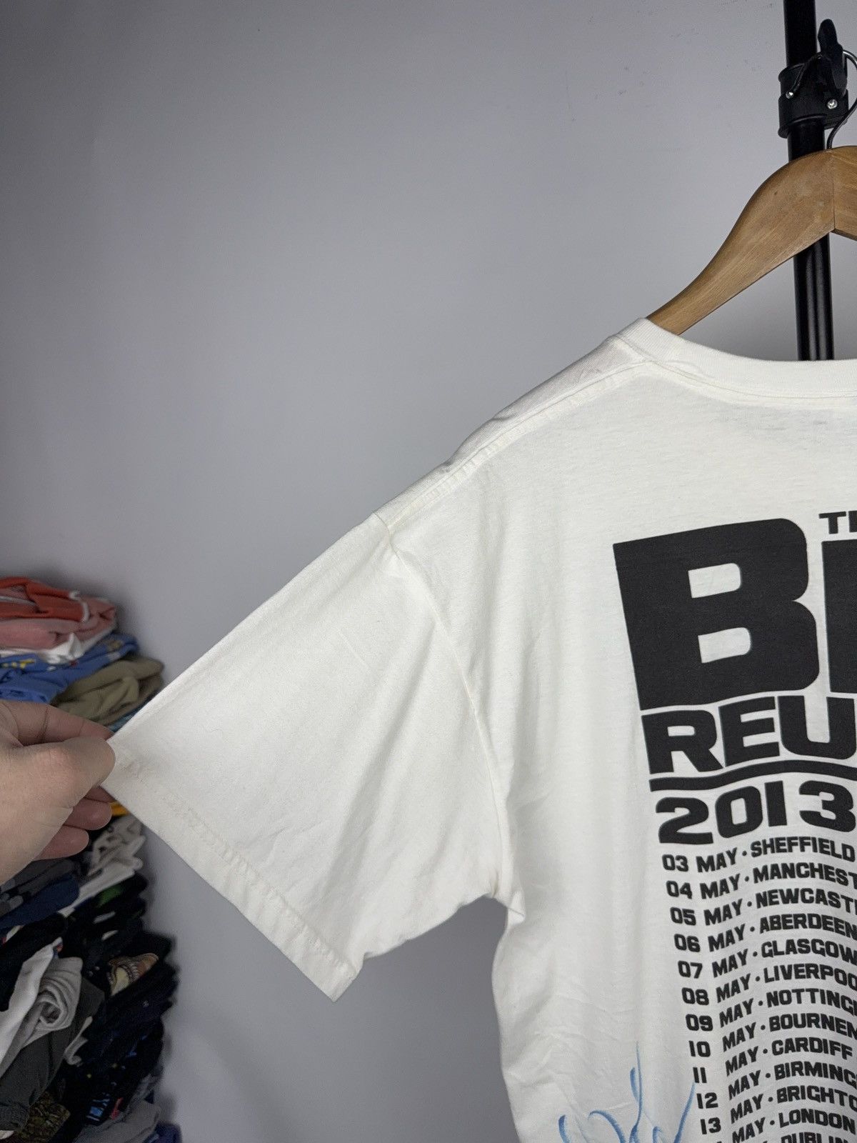 Band Tees 00s Rare FIVE Big Reunion 2013 Tour Tee Signed Size L Size US L / EU 52-54 / 3 - 14 Thumbnail
