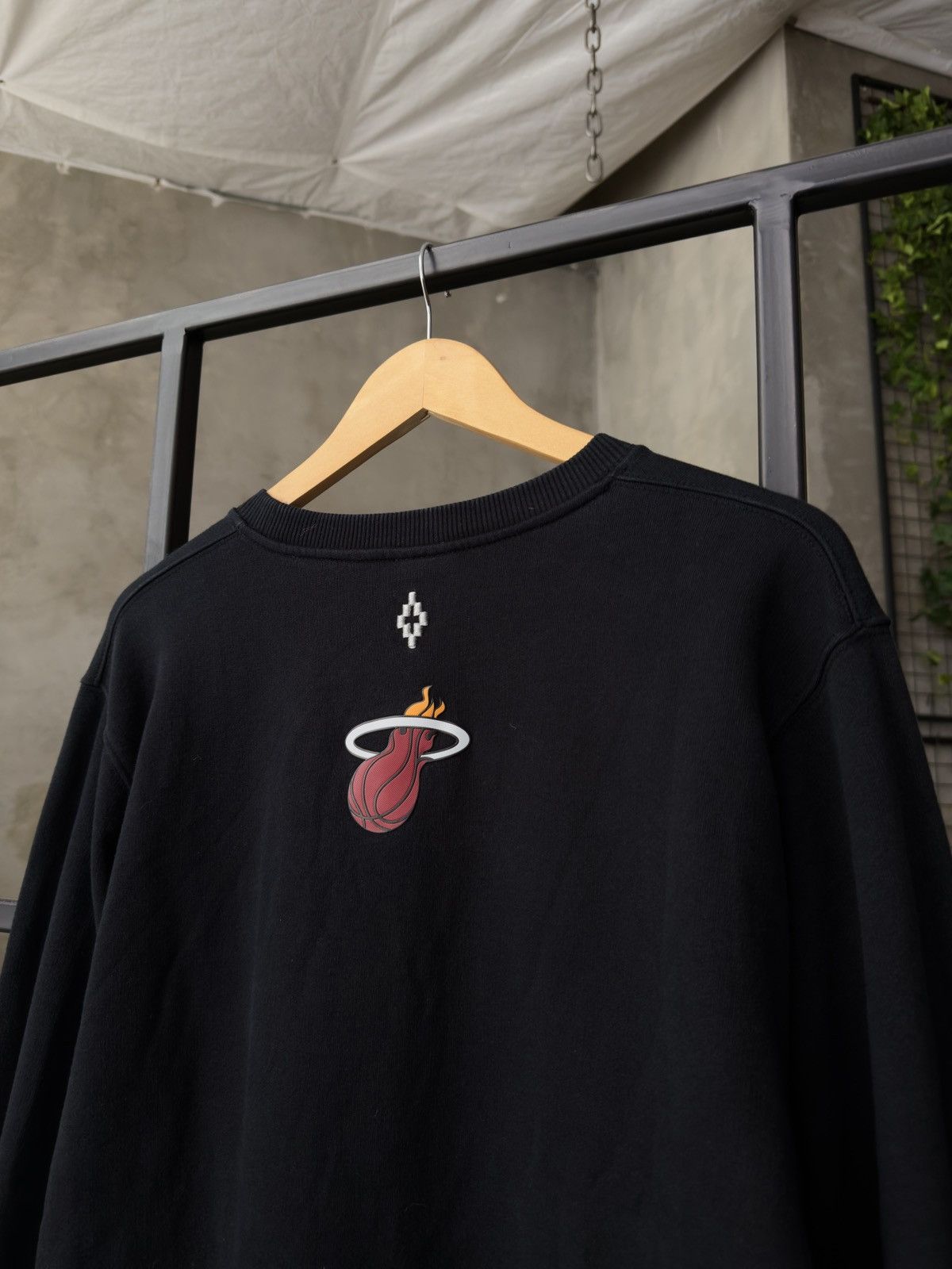 Marcelo Burlon Marcelo Burlon x NBA Miami Heat Men Sweatshirt Size US M / EU 48-50 / 2 - 9 Thumbnail