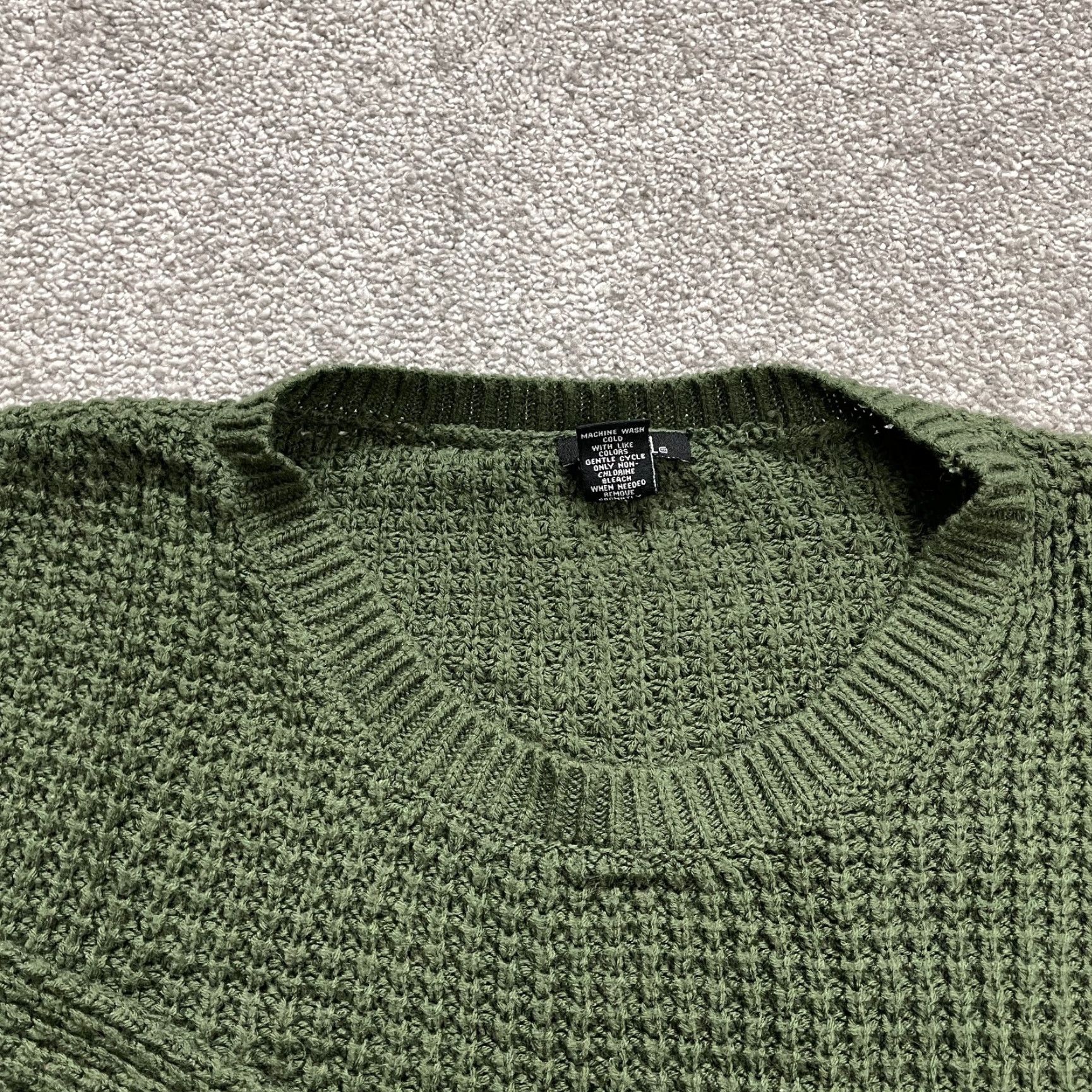 Vintage Rue 21 Acrylic Pullover Sweater Womens Small Moss Green Chunky Knit Round Neck Pullover Knit Solid Green Women's Sweater Size S Regular (Fall, Winter) Size S / US 4 / IT 40 - 3 Thumbnail