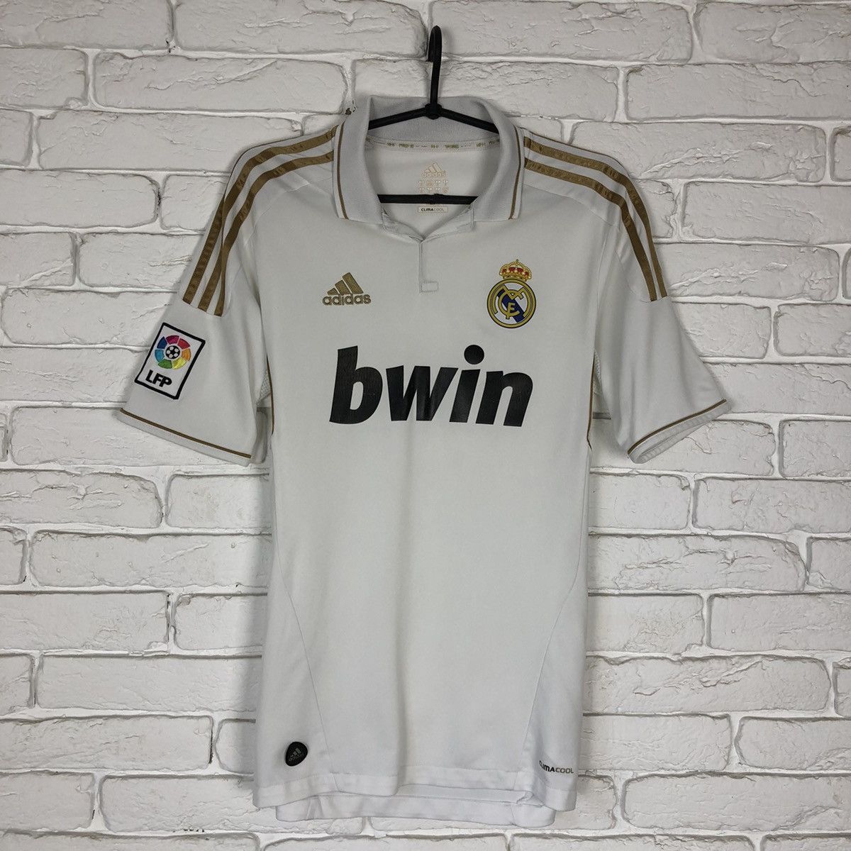 Adidas Real Madrid 2010 2011 home jersey vintage Size US S / EU 44-46 / 1 - 1 Thumbnail