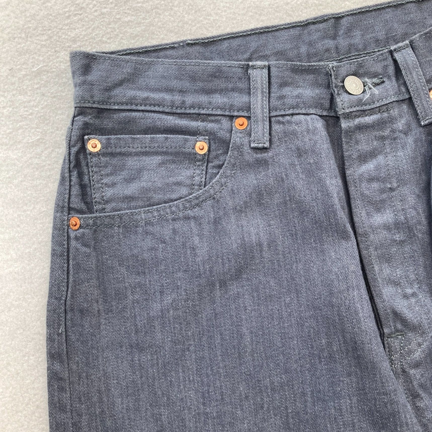 Levi's VINTAGE Levi's 501 Jeans Mens 33x32 Gray Denim Button Fly Straight Grunge Y2K Size US 33 - 3 Thumbnail