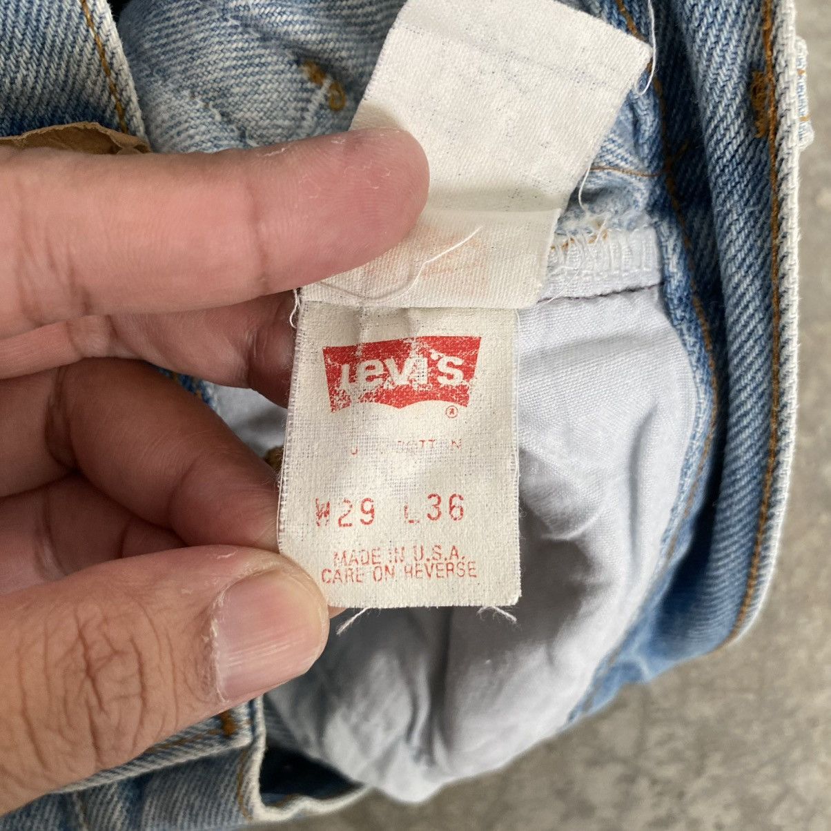 Levi's Size 28x31 Vintage 1993 Levis 501 Faded Blue Denim Jeans Size US 28 / EU 44 - 14 Thumbnail