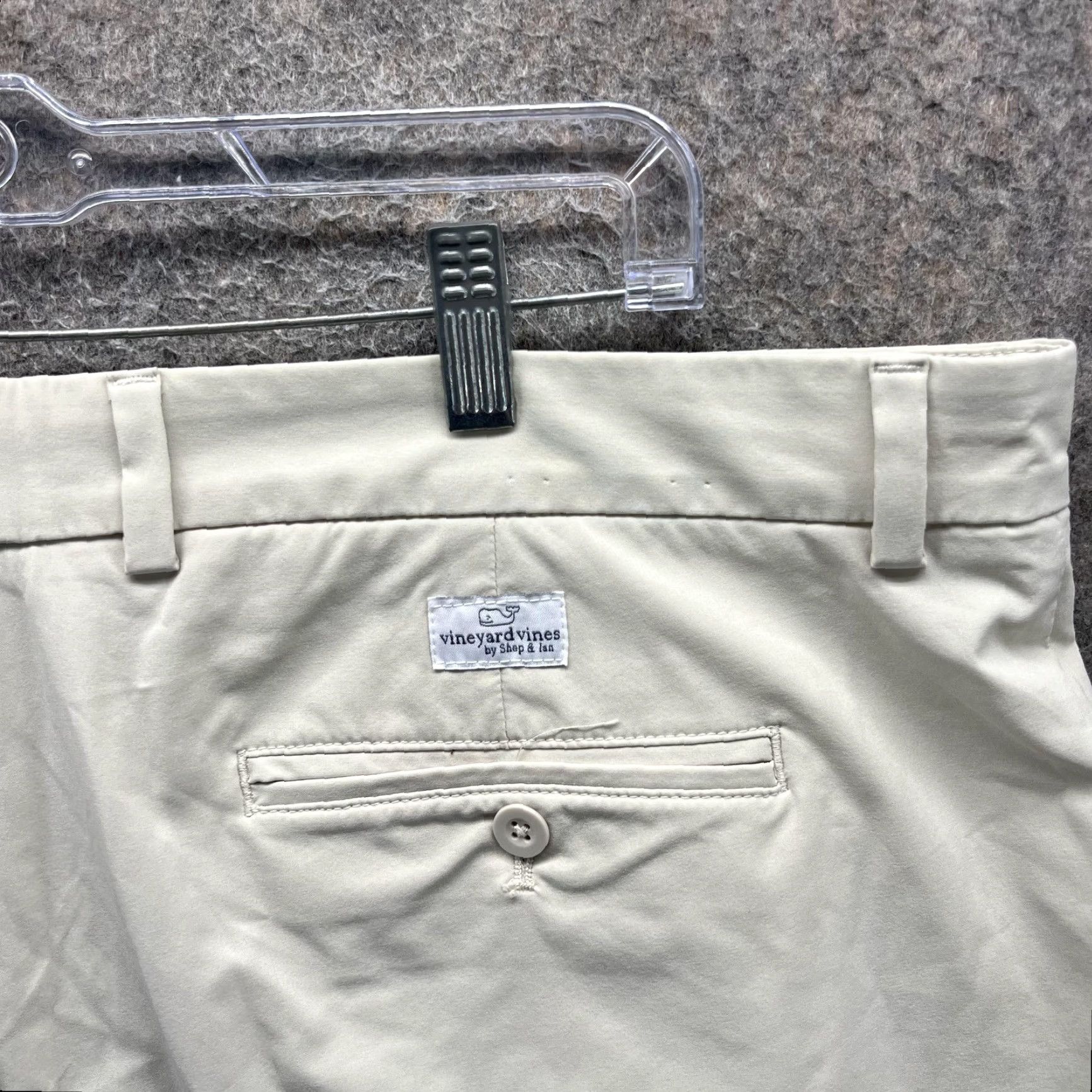 Vineyard Vines Vineyard Vines Shorts Mens 40 Beige Performance Chino Stretch 9 Inseam Casual Size US 40 / EU 56 - 7 Thumbnail
