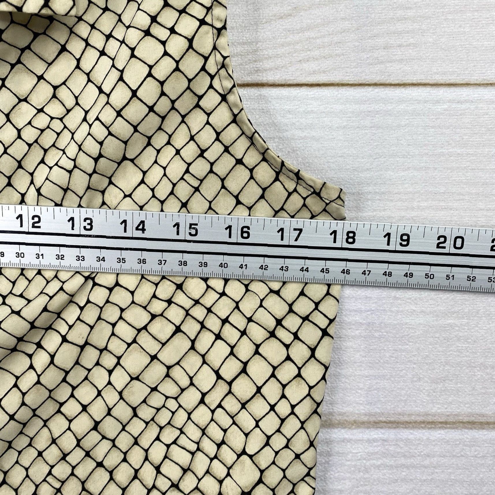 Vintage Notations Shirt Womens Size S Petite Reptile Snake Print Cream Sleeveless Office Size S / US 4 / IT 40 - 6 Thumbnail