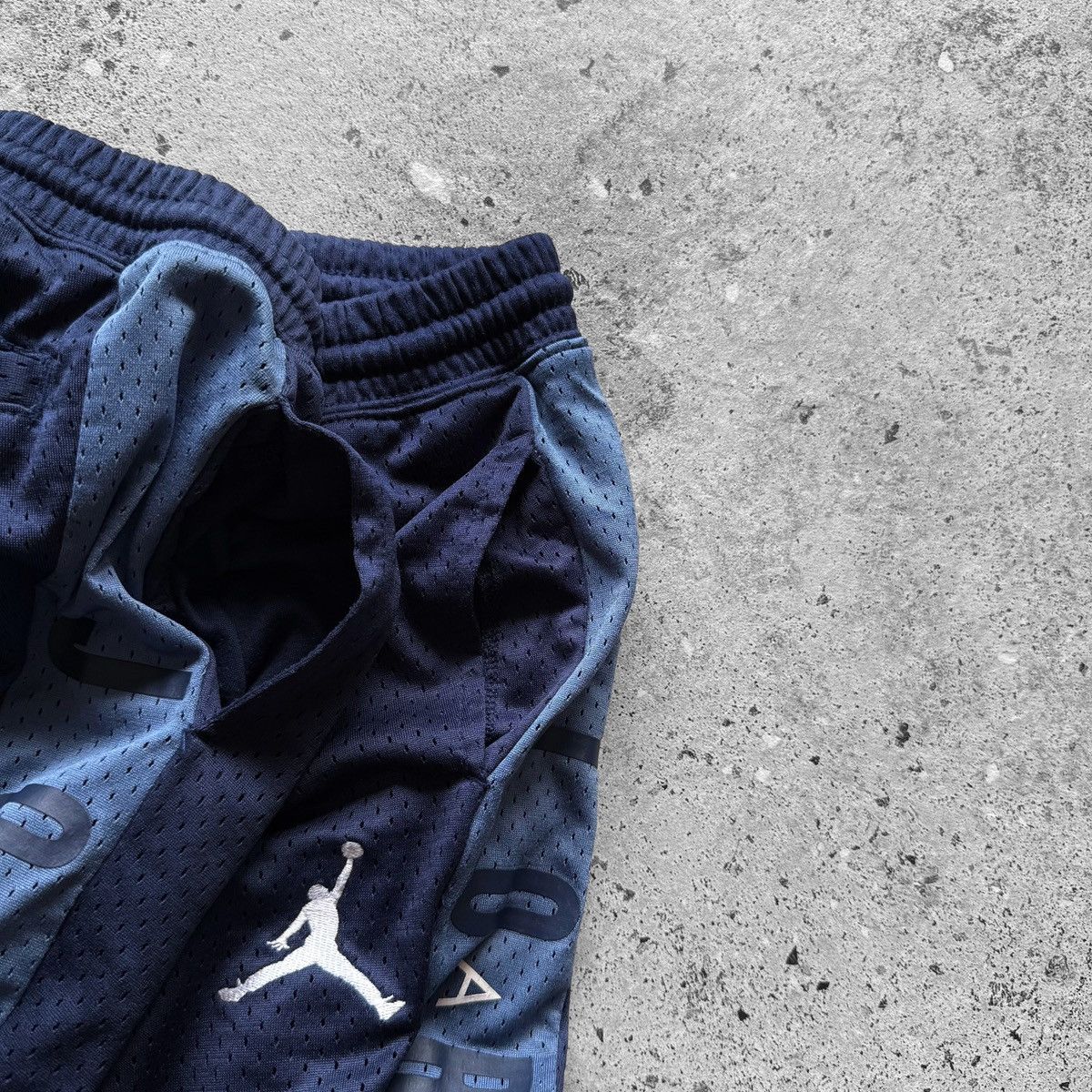 Jordan Brand Air Jordan Boys Vintage Navy Blue Track Pants Pockets Logo Size US 26 / EU 42 - 5 Thumbnail