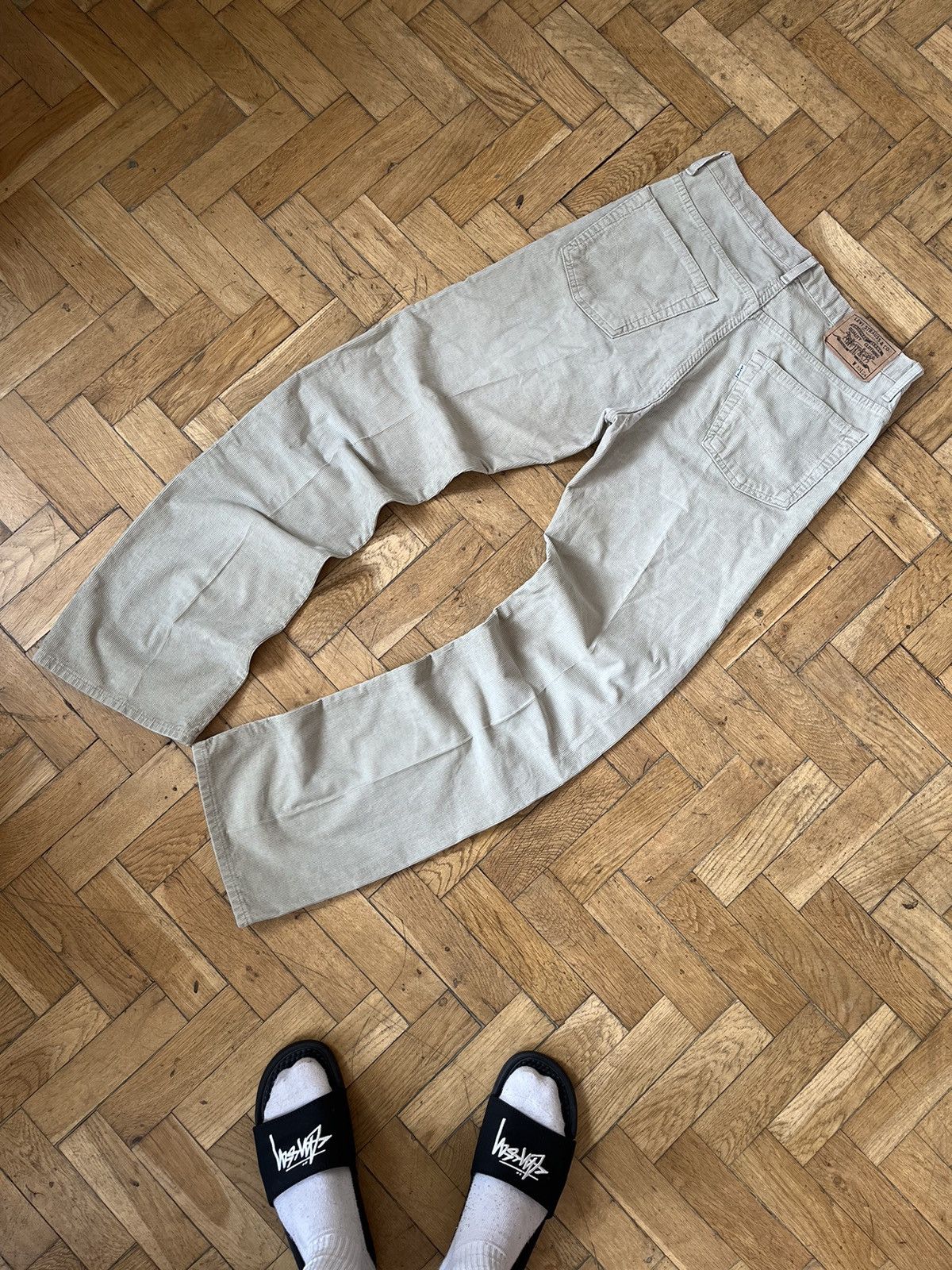 Levi's Vintage Levi’s Cream Jeans Corduroy Denim Baggy Fit 33x34 Size US 34 / EU 50 - 1 Thumbnail