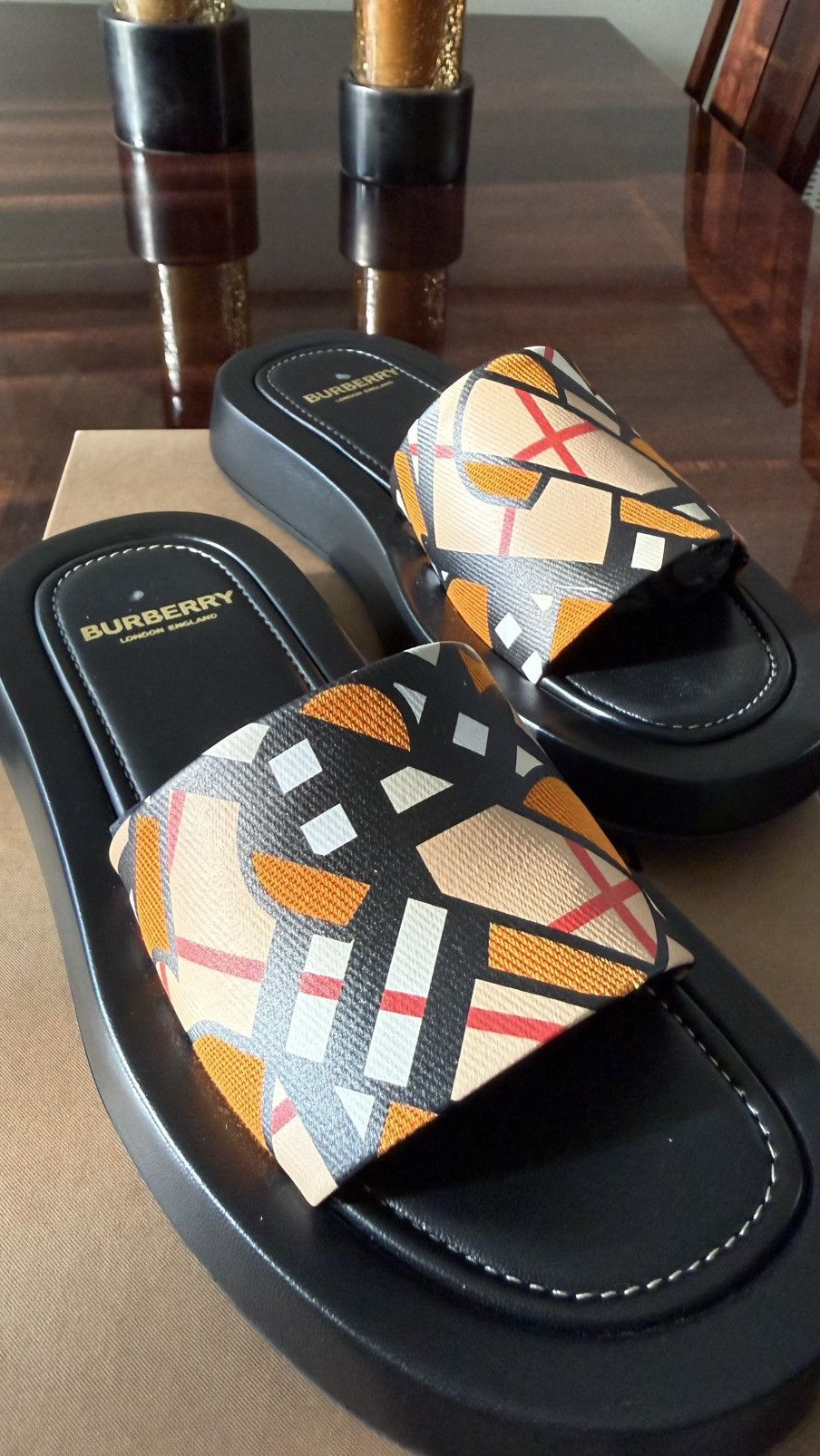Burberry Burberry Slides Size US 6 / IT 36 - 2 Thumbnail