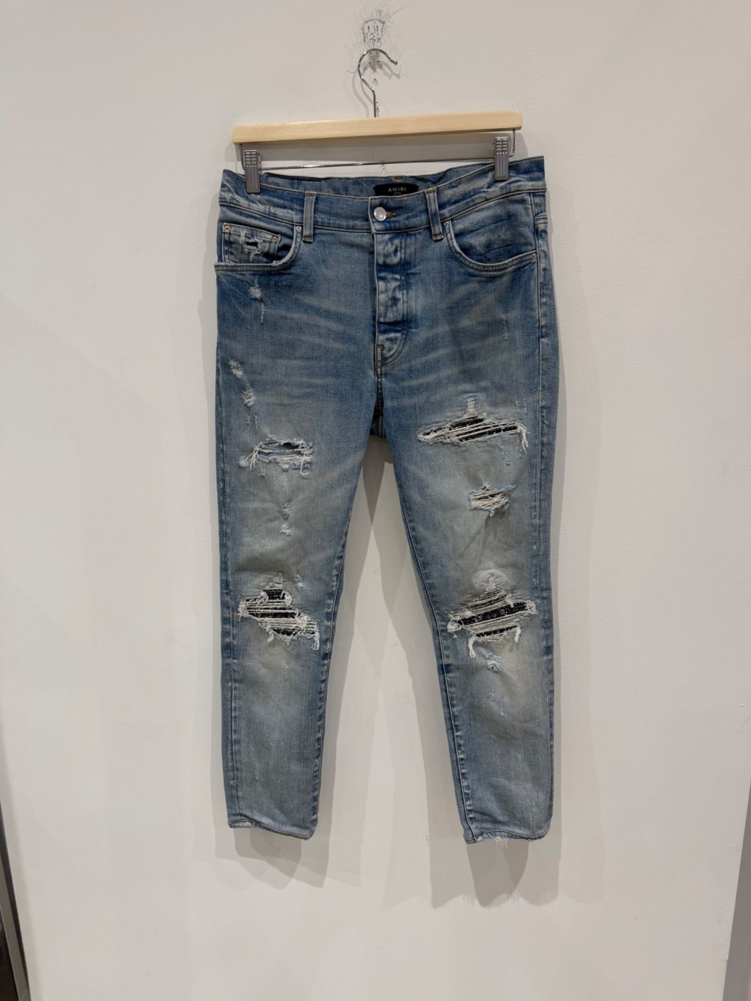 Amiri Amiri MX1 Black Bandana Patch Jeans Blue Size US 32 / EU 48 - 1 Thumbnail