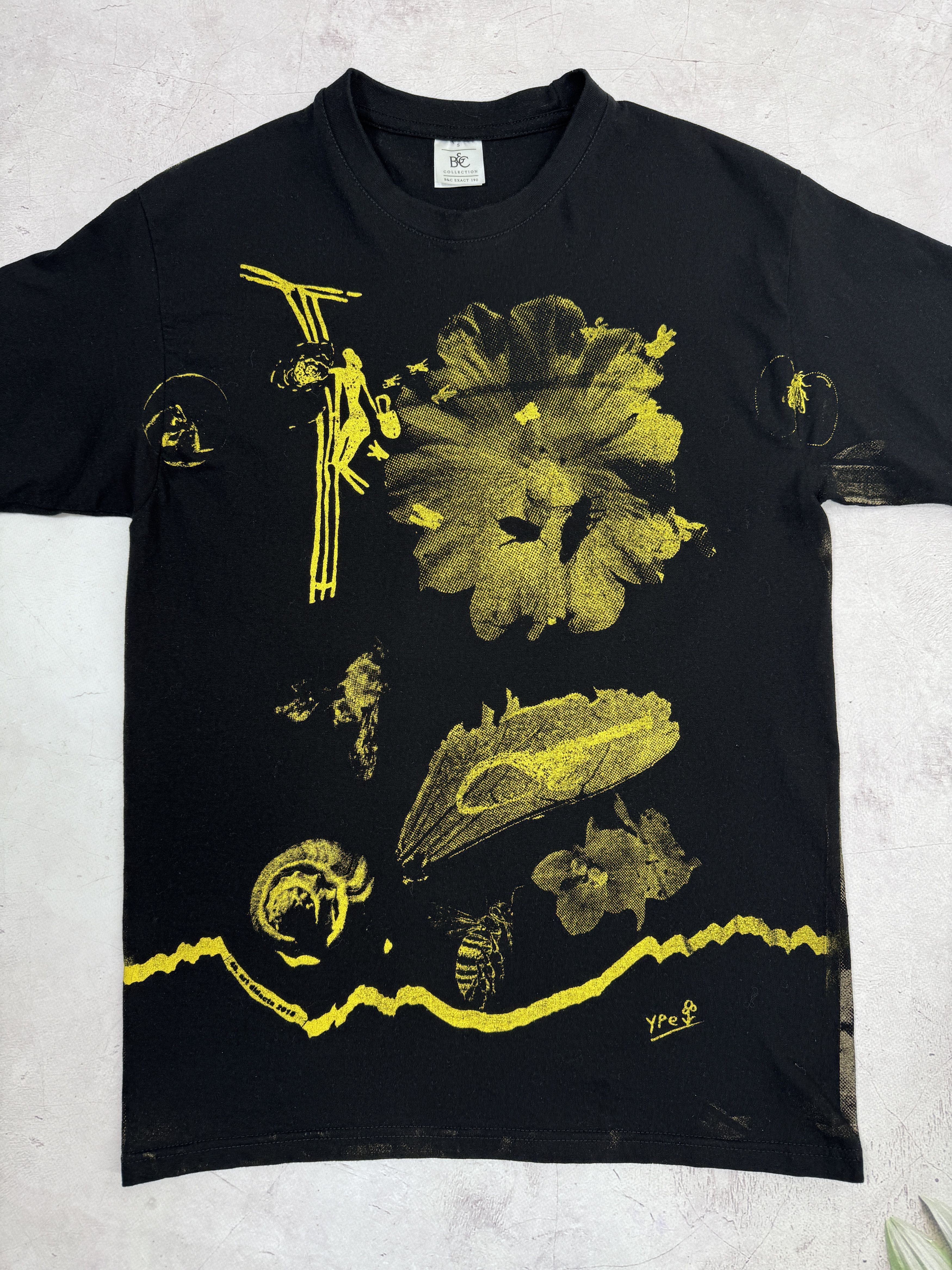 Designer Bee & Flowers T-Shirt Overprint Logo Size US S / EU 44-46 / 1 - 4 Thumbnail