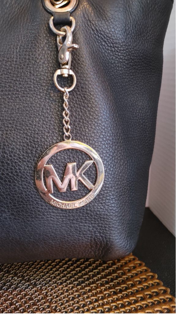 Michael Kors Michael Kors Jet Set Leather Shoulder Bag with Chain Handles Size ONE SIZE - 9 Thumbnail