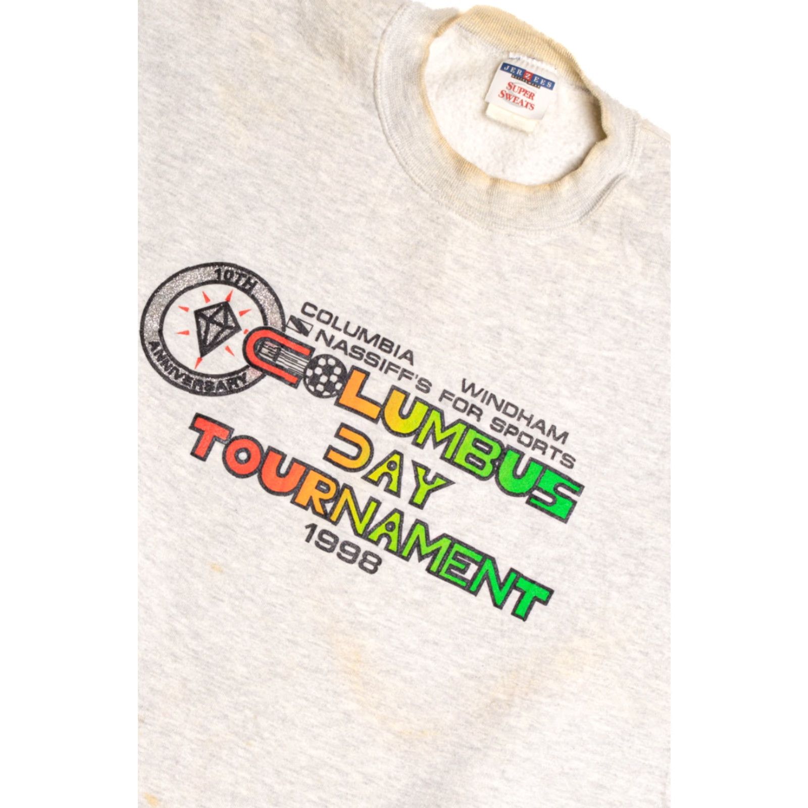 X-LARGE VINTAGE 1998 Columbus Day Tournament Sweatshirt XX-Large Light Gray Sweatshirt Mens Womens Unisex Adults 1998 Grey Size US XXL / EU 58 / 5 - 2 Thumbnail