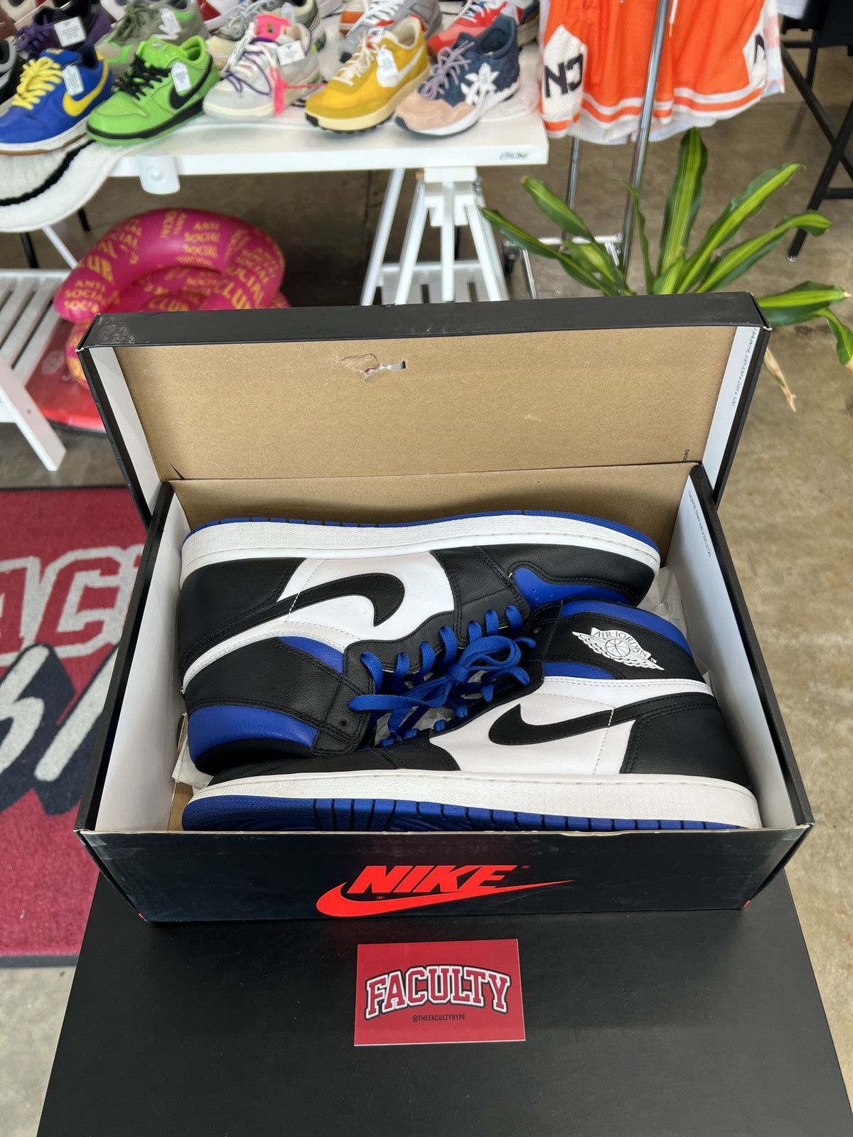 Jordan Brand × Nike Air Jordan 1 High Retro OG Royal Toe Sz. 12 (2020) Size US 12 / EU 45 - 10 Thumbnail