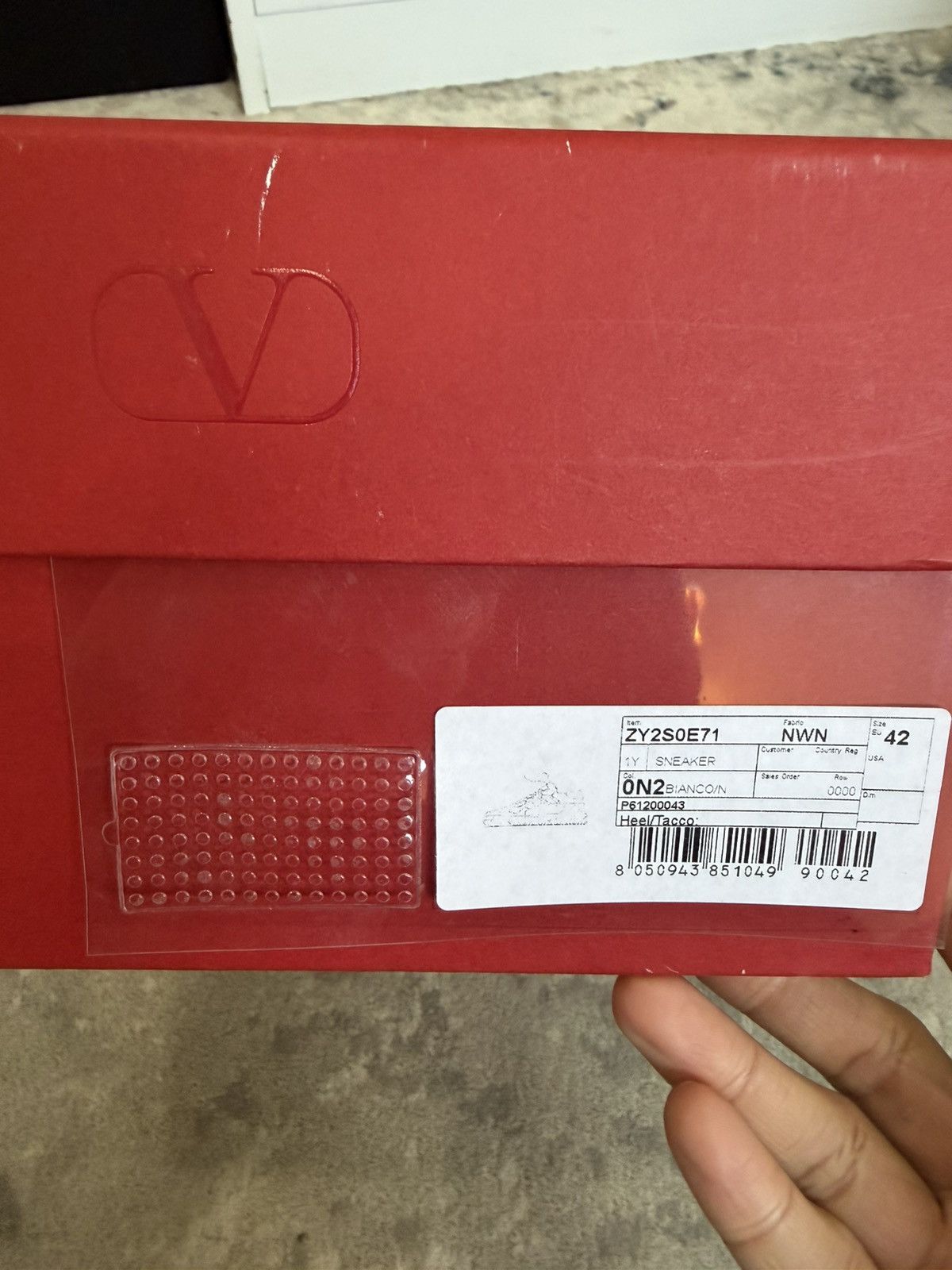 Valentino Valentino One Stud Sneaker size 42 Size US 9 / EU 42 - 16 Thumbnail