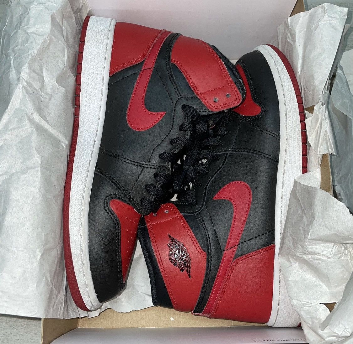 Jordan Brand Jordan 1 Bred 2016 Size 7Y Size US 7 / EU 40 - 1 Thumbnail