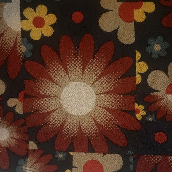 Other LulaRoe Retro Floral Pleated Skirt Green/Red 3XL Size 34" / US 12 / IT 48 - 9 Thumbnail