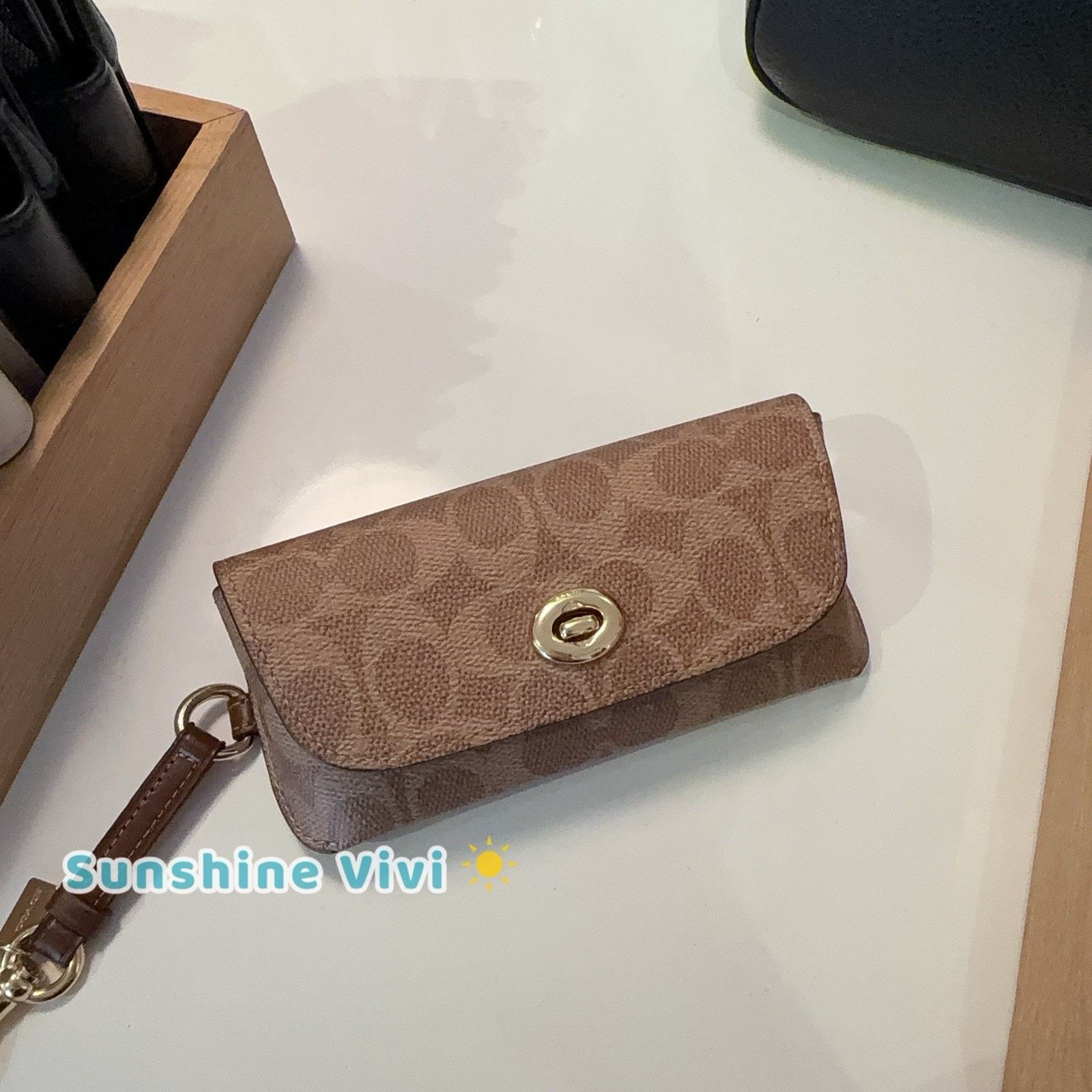 Coach NWT Coach Sunglass Case CZ207 Tan Brown Signature Leather Size ONE SIZE - 1 Thumbnail