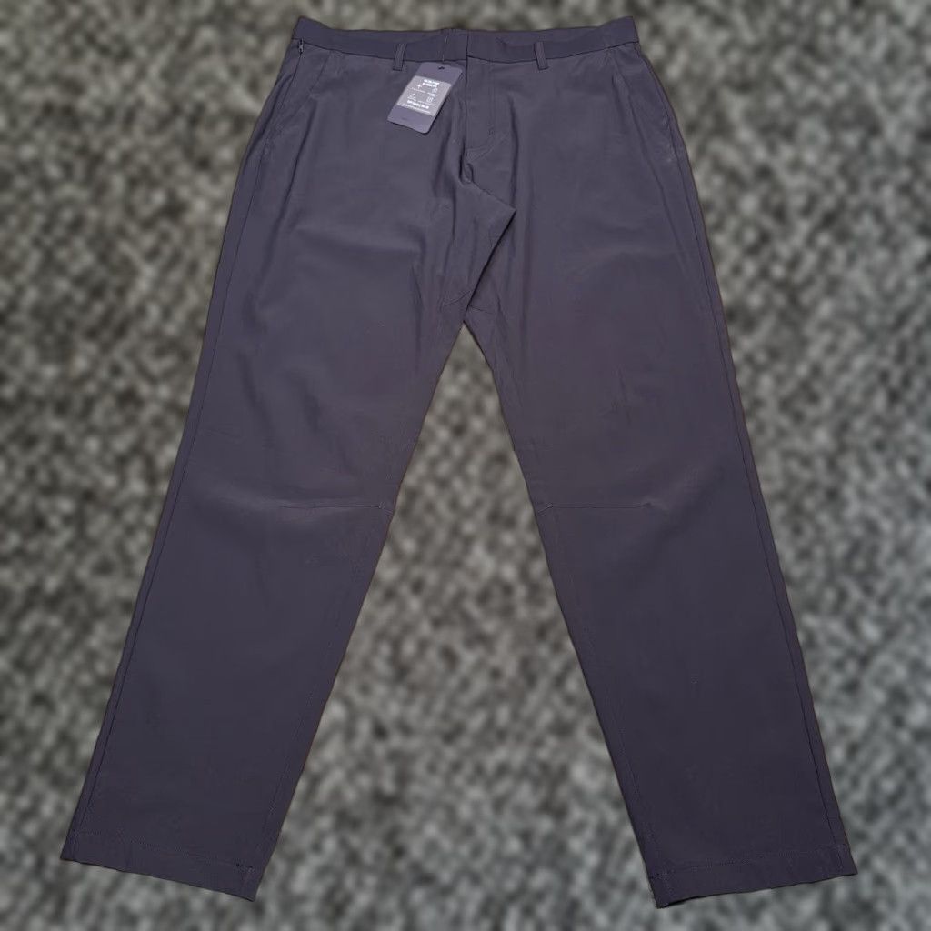 Fabletics Fabletics Mens Pants 36 Black Chino Flat Front Zip Pocket Tapered Classic Stretch 34 Inseam New Size US 36 / EU 52 - 1 Thumbnail