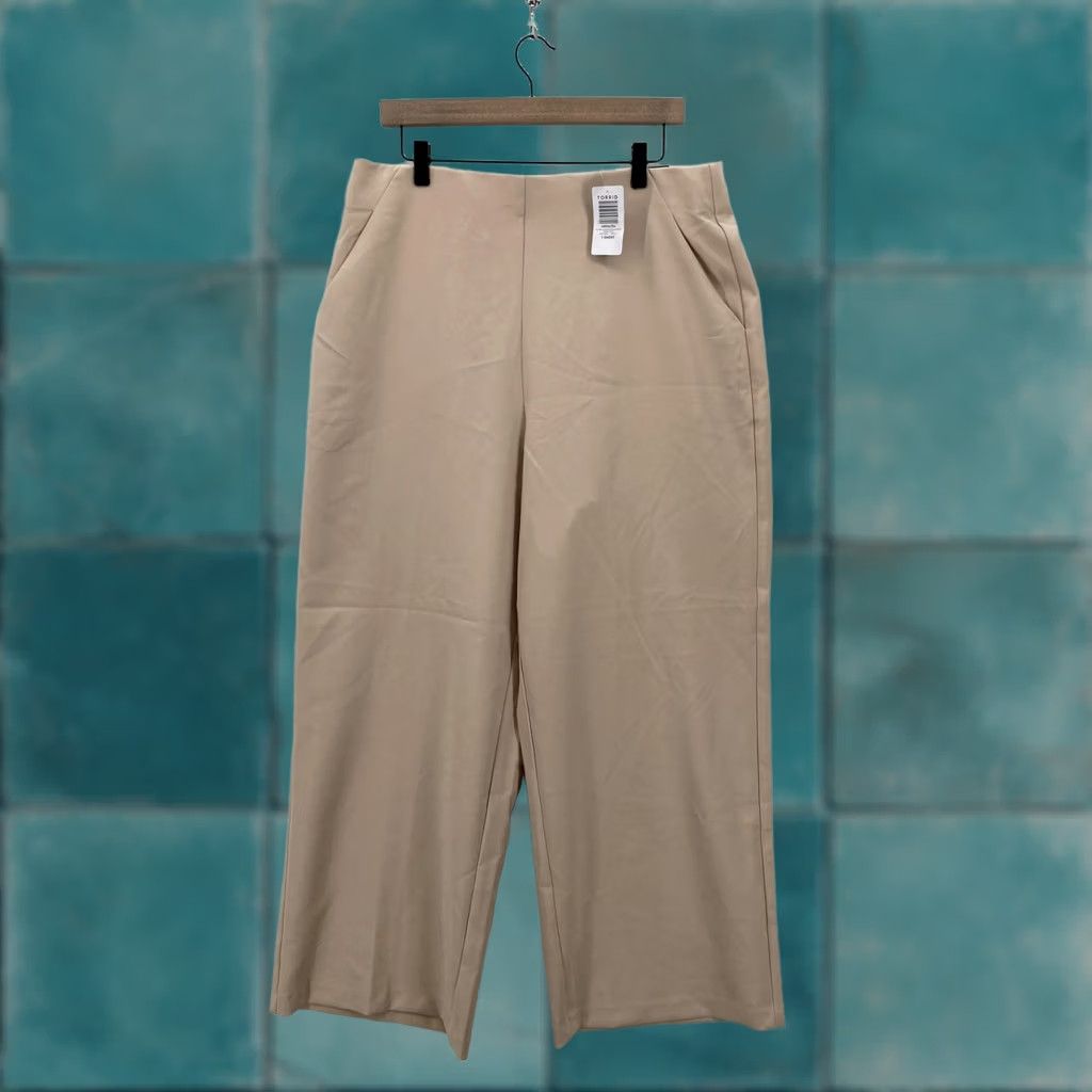 Torrid Torrid Studio Pants Womens 1X Short Smoke Gray Studio Refined Pull-On Wide Leg Dress Pants Beige Size 40" / US 18 - 1 Thumbnail