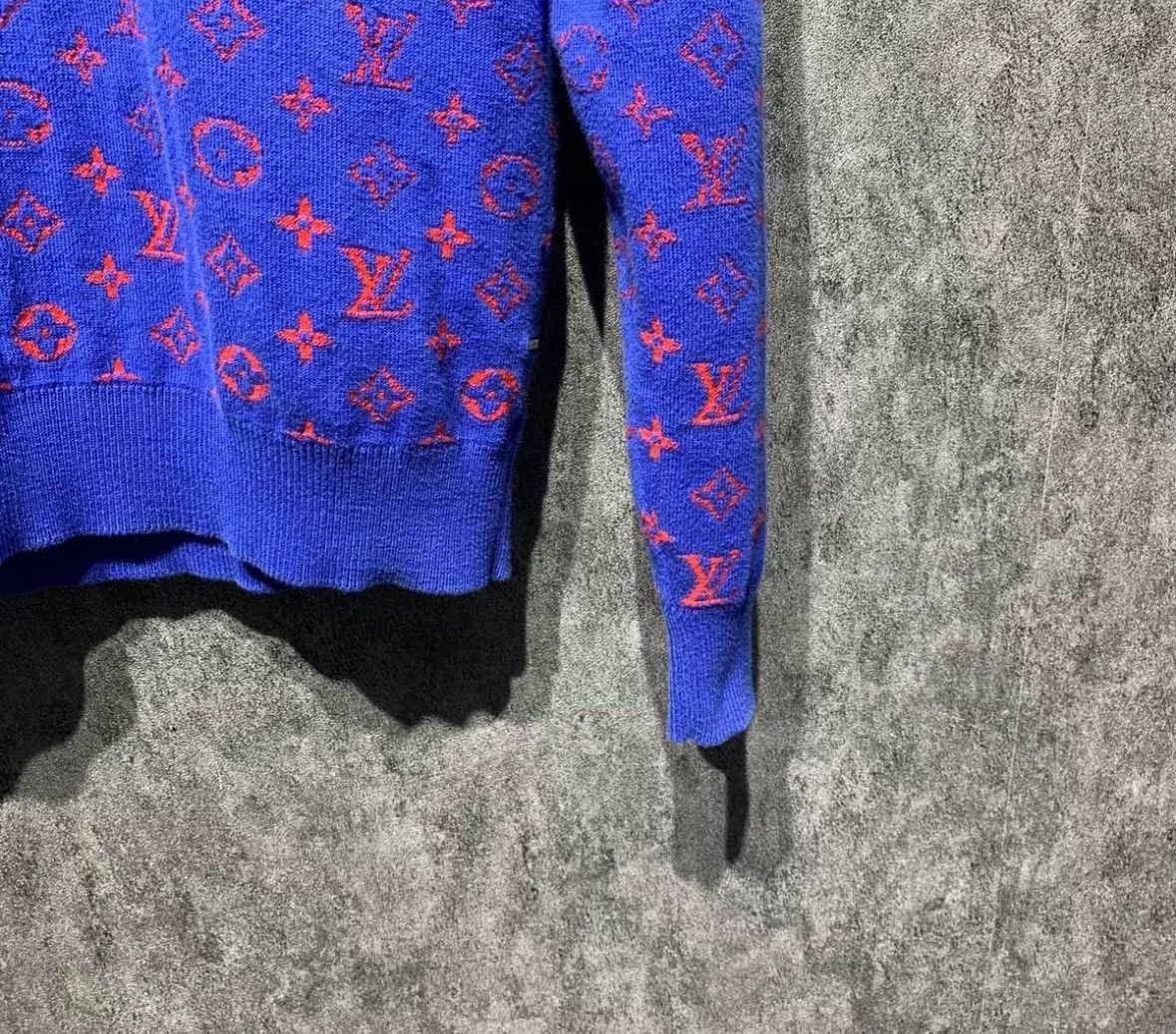 Louis Vuitton Louis Vuitton Red blue gradient knitted sweater Size US L / EU 52-54 / 3 - 5 Thumbnail