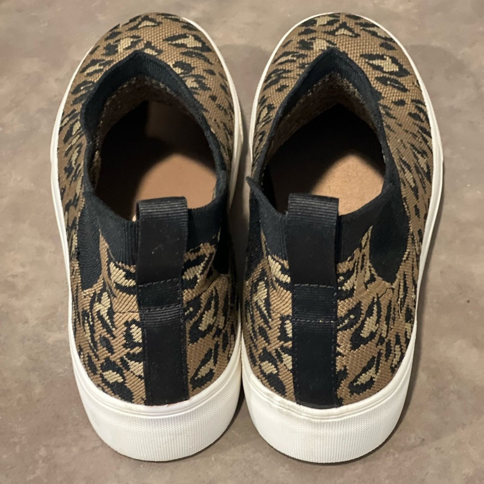 Other CUSHIONAIRE Women's Knit Sneaker + Memory Foam Size US 8.5 / IT 38.5 - 2 Thumbnail