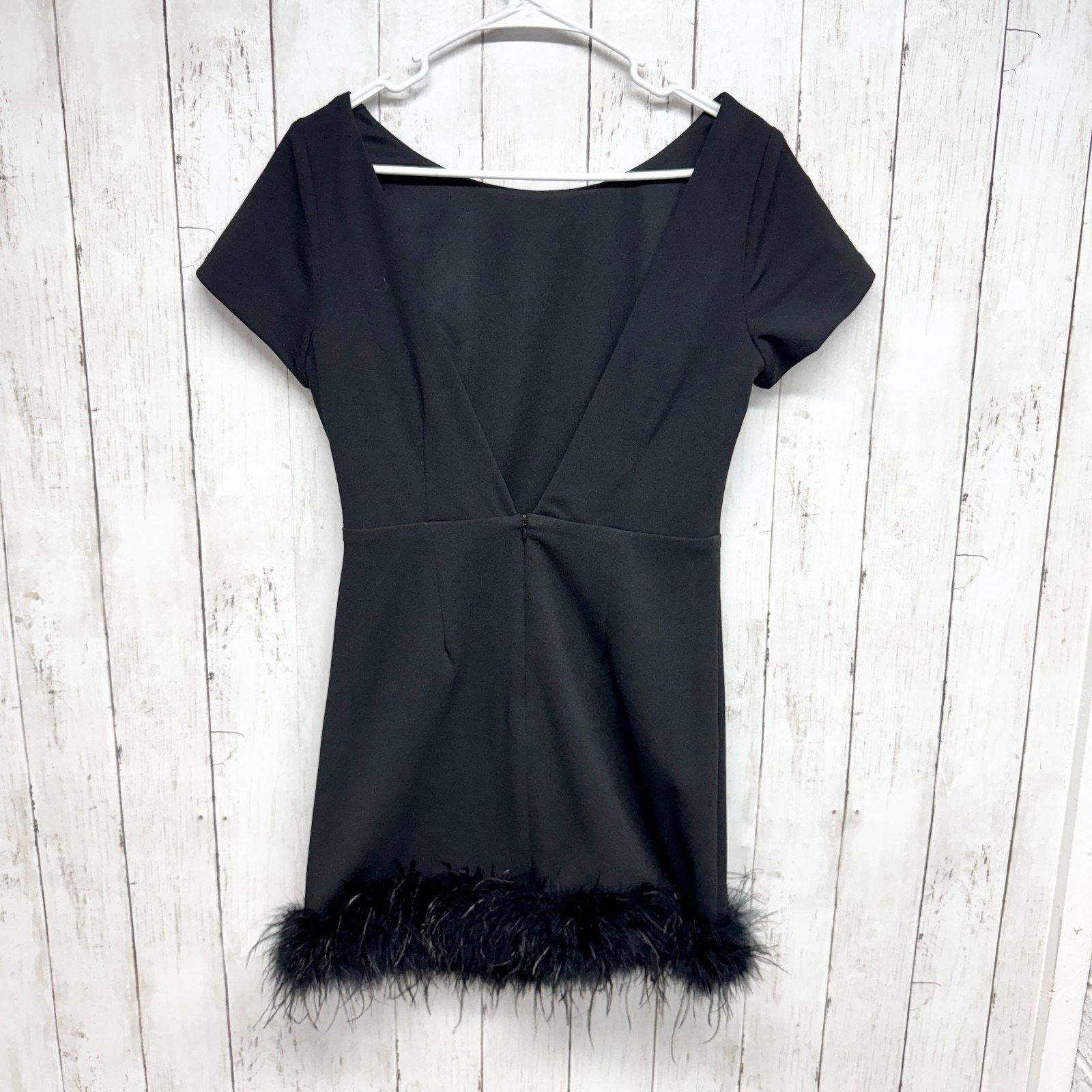 Other Lulus Dress Medium Backless Feather Trim Short Sleeve Mini Size M / US 6-8 / IT 42-44 - 6 Thumbnail