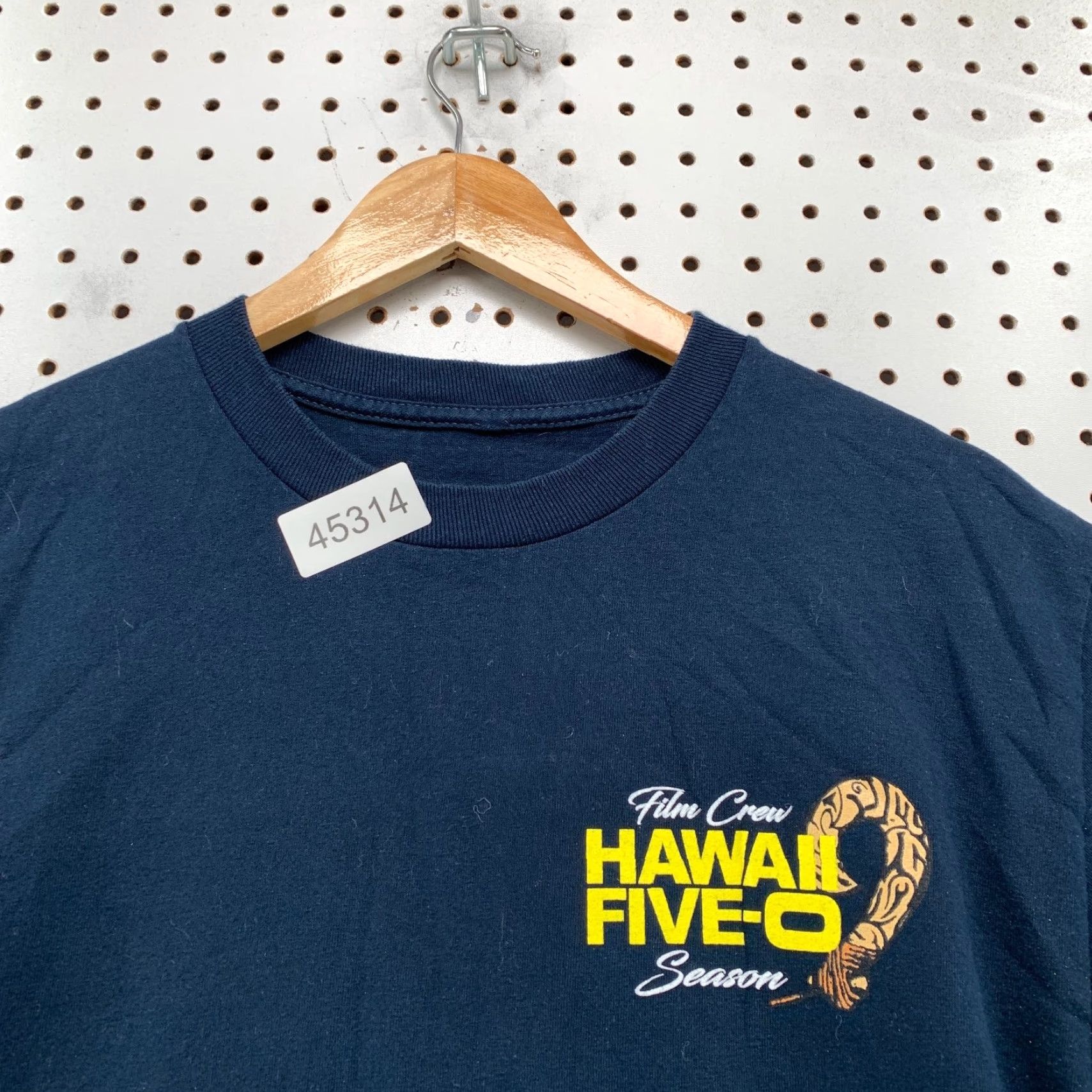 Gildan Hawaii Five O Film Crew Shirt Mens Medium Blue TV Show Promo Season 9 Size US M / EU 48-50 / 2 - 5 Thumbnail