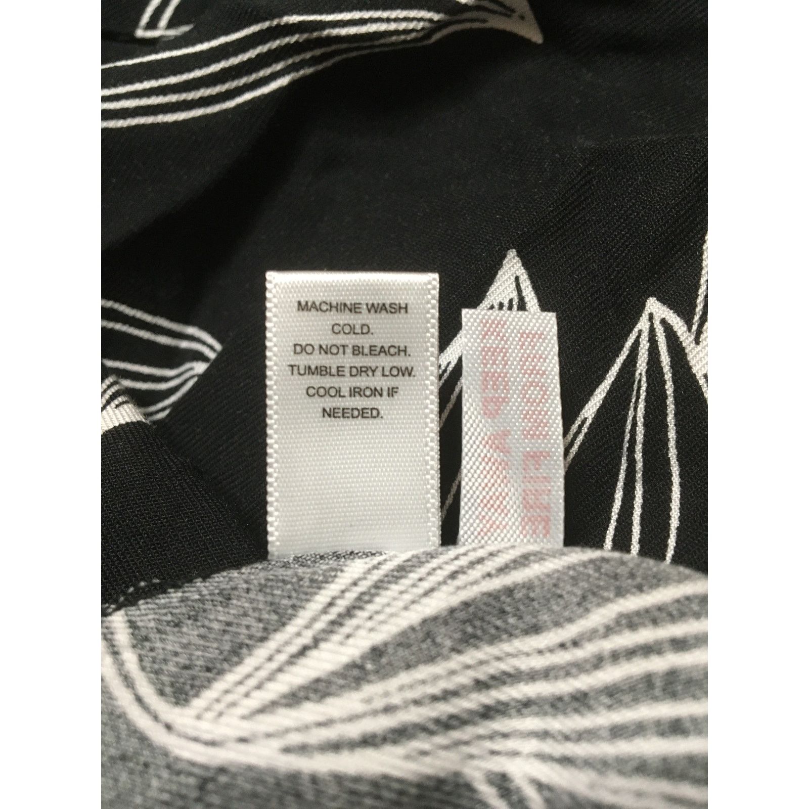 Nicole Miller NWT Nicole Miller XL Button Up Collared SS Black & White Top Size XL / US 12-14 / IT 48-50 - 5 Thumbnail