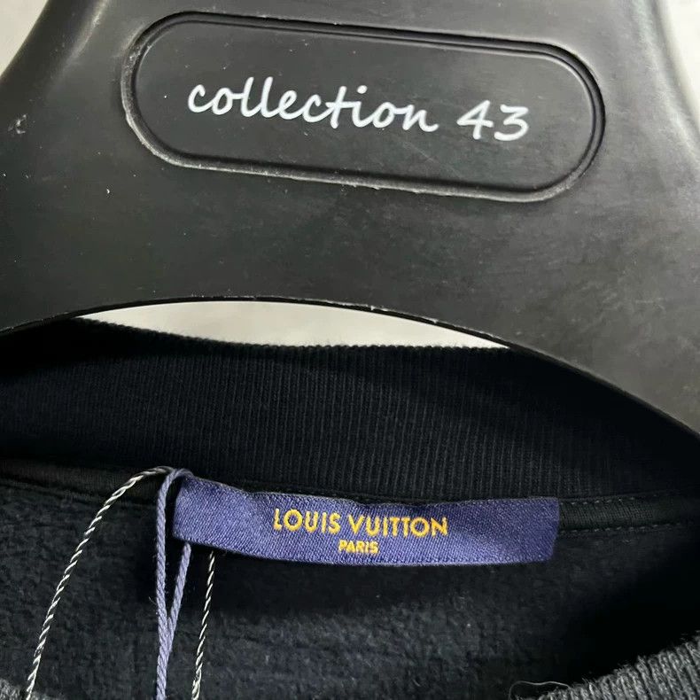 Louis Vuitton Louis Vuitton Black Logo printed pullover sweatshirt Size US XL / EU 56 / 4 - 2 Thumbnail