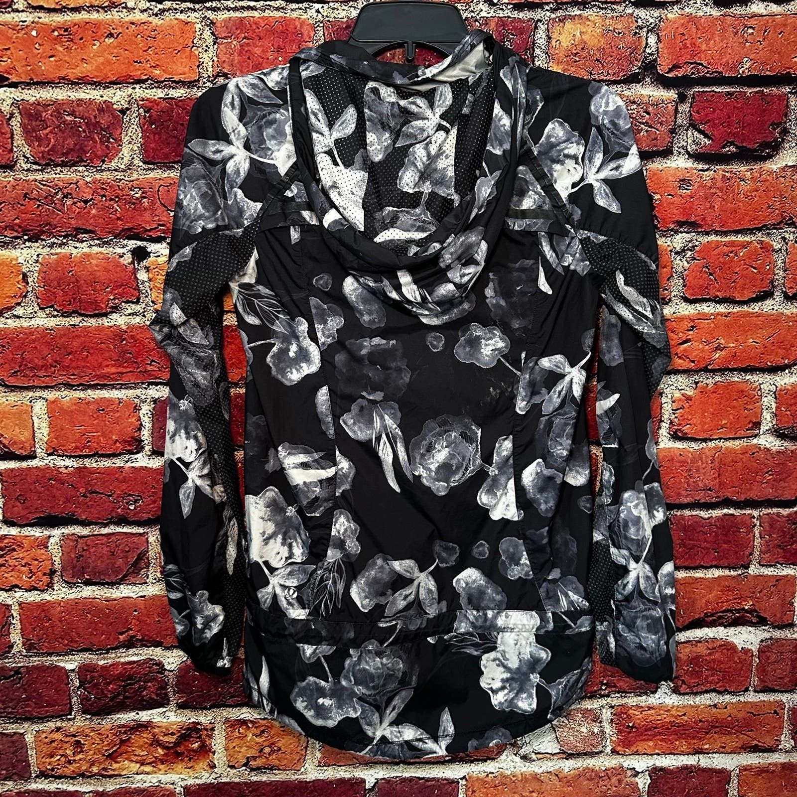 Lululemon Lululemon Miss Misty Pullover hoodie Size 4 Size S / US 4 / IT 40 - 8 Thumbnail