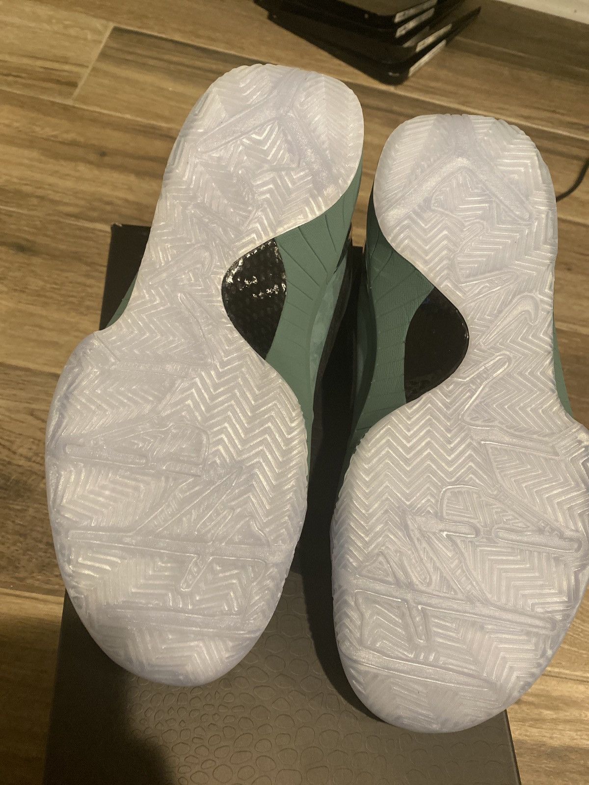 Nike Kobe Girl Dads Size US 7.5 / EU 40-41 - 6 Thumbnail
