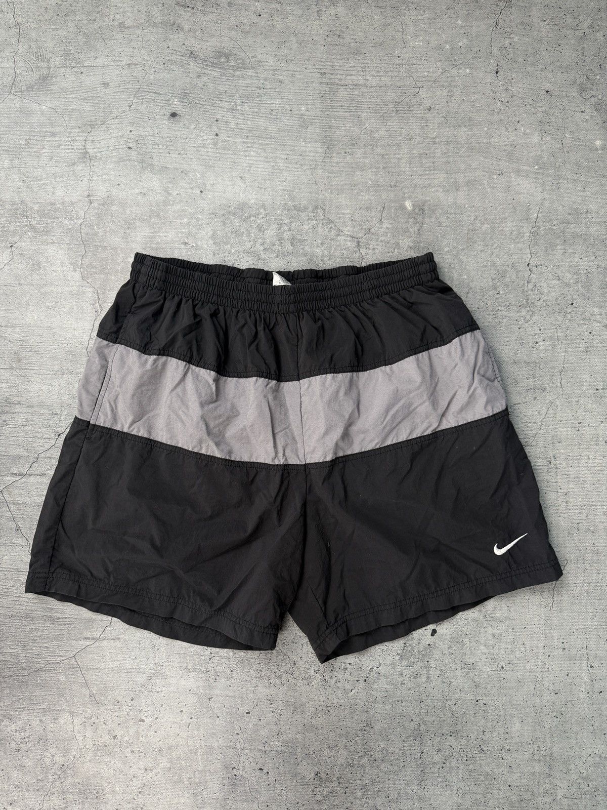 Nike 🇺🇸 Vintage 90s Nike Shorts Y2K Rare Retro Hype Size US 36 / EU 52 - 1 Thumbnail