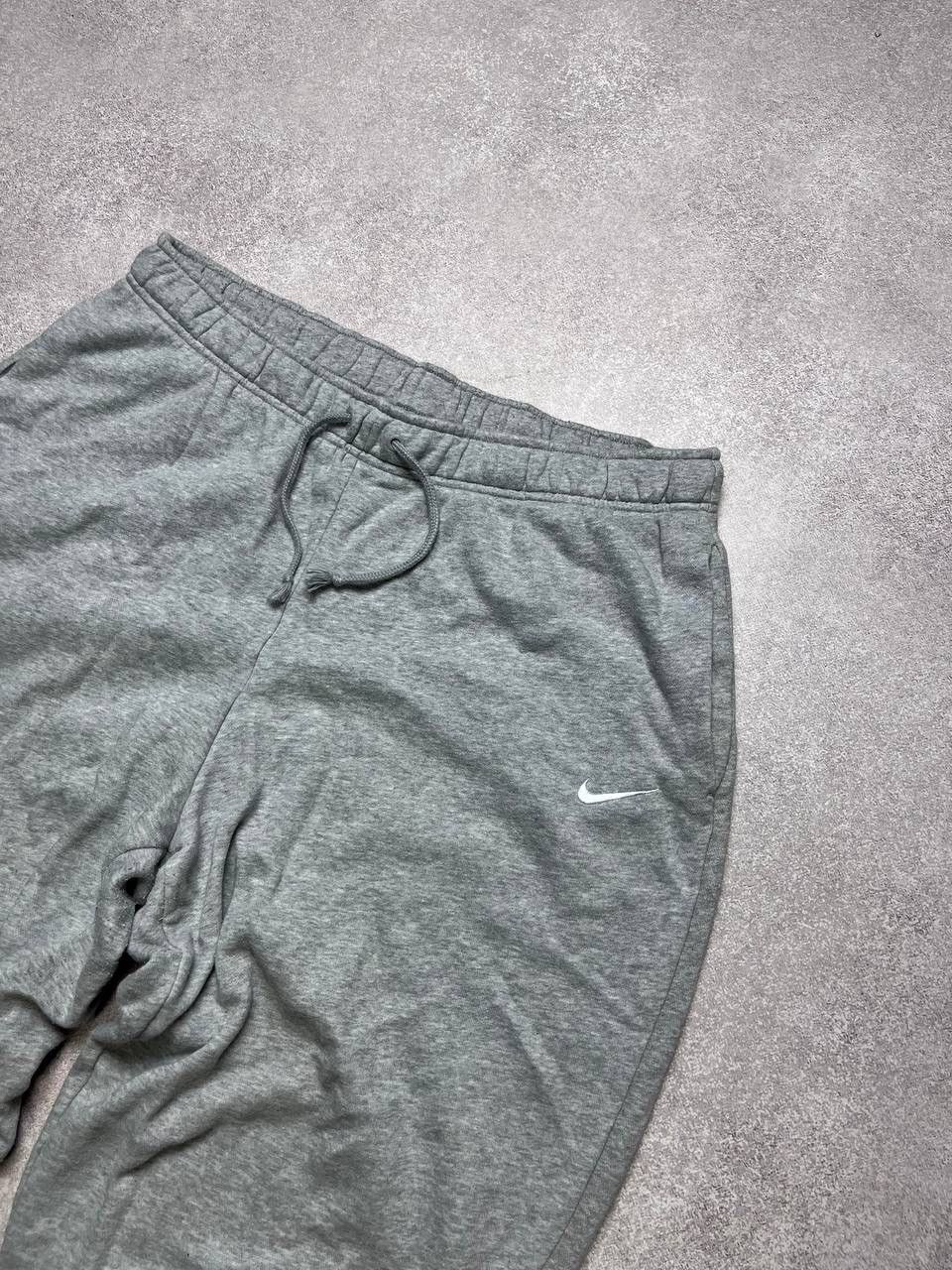 Nike × Vintage Vintage Nike Swoosh Baggy Cotton Shorts XL Size US 36 / EU 52 - 2 Thumbnail