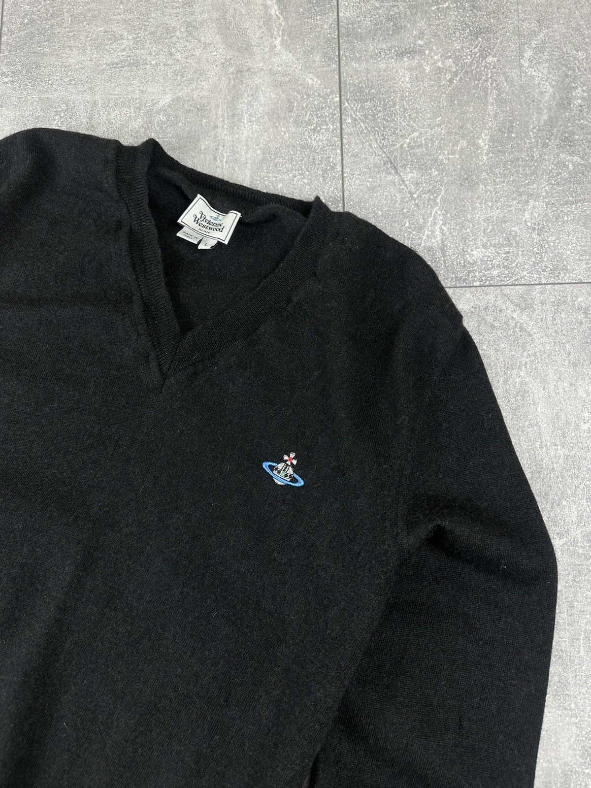 Vivienne Westwood Vivienne Westwood Small Logo V-Neck Luxury Sweater Size US L / EU 52-54 / 3 - 3 Thumbnail